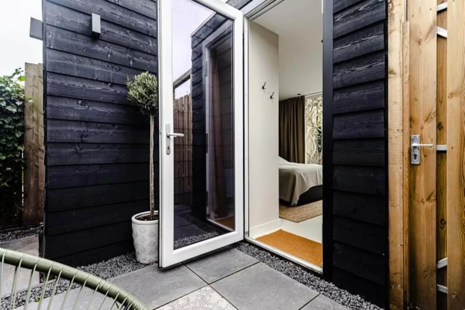 The Garden Suite-Niet-getagd