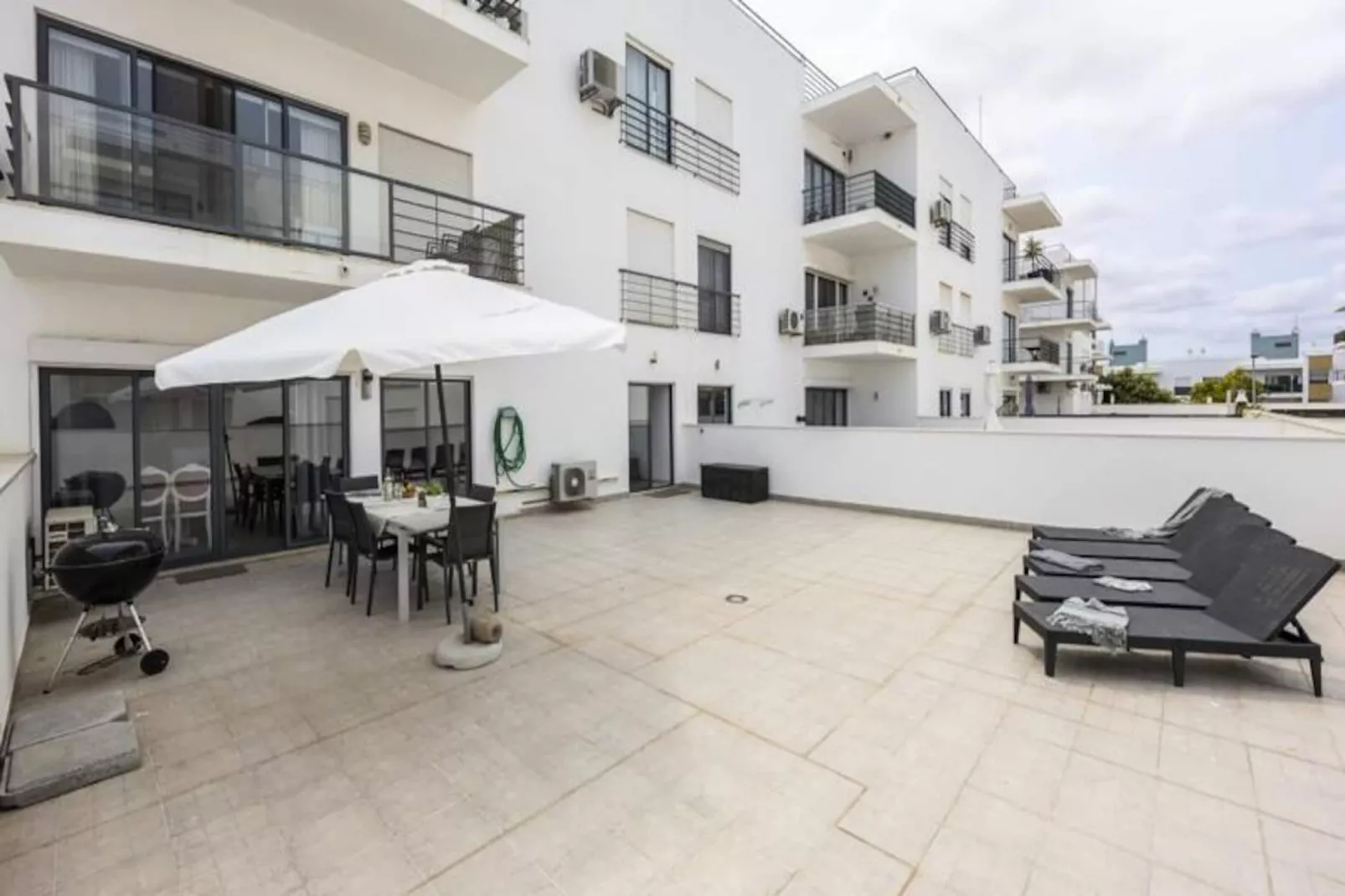 Art-inspired Modern Apartment T3-Niet-getagd