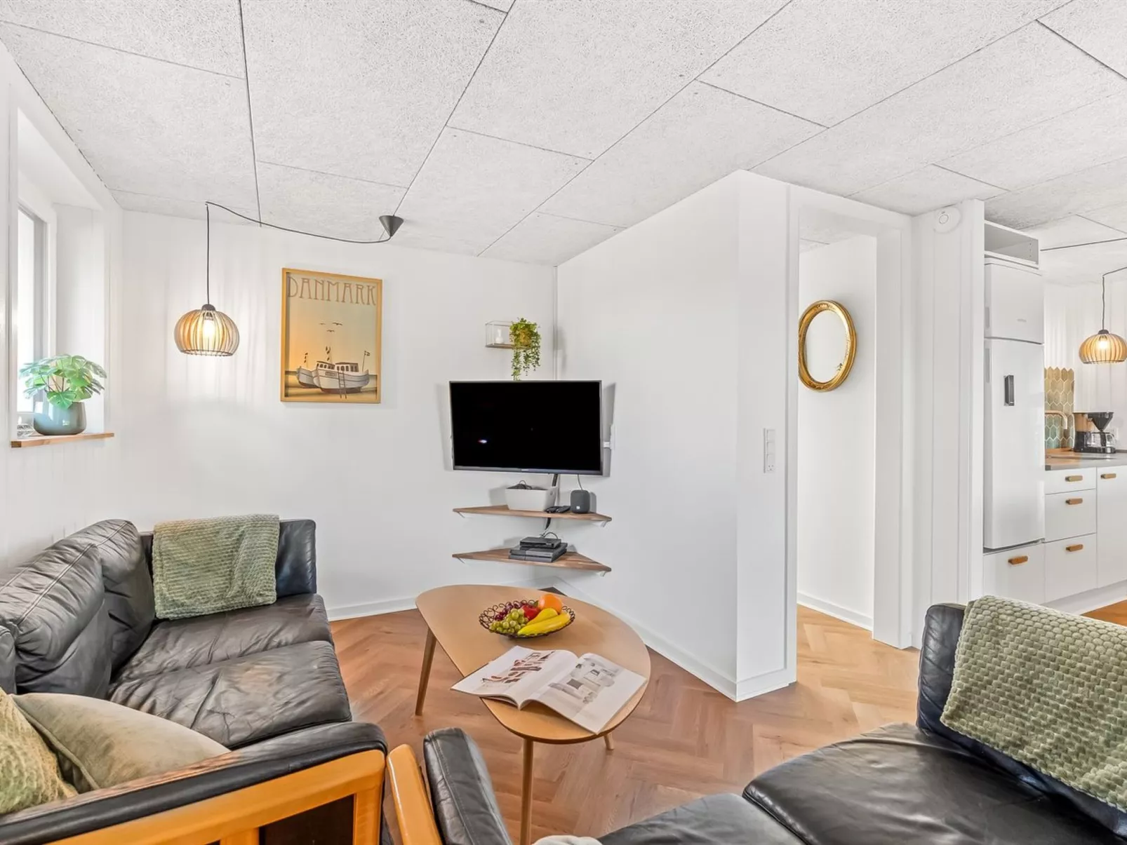 "Bela" -  from the sea-Binnen