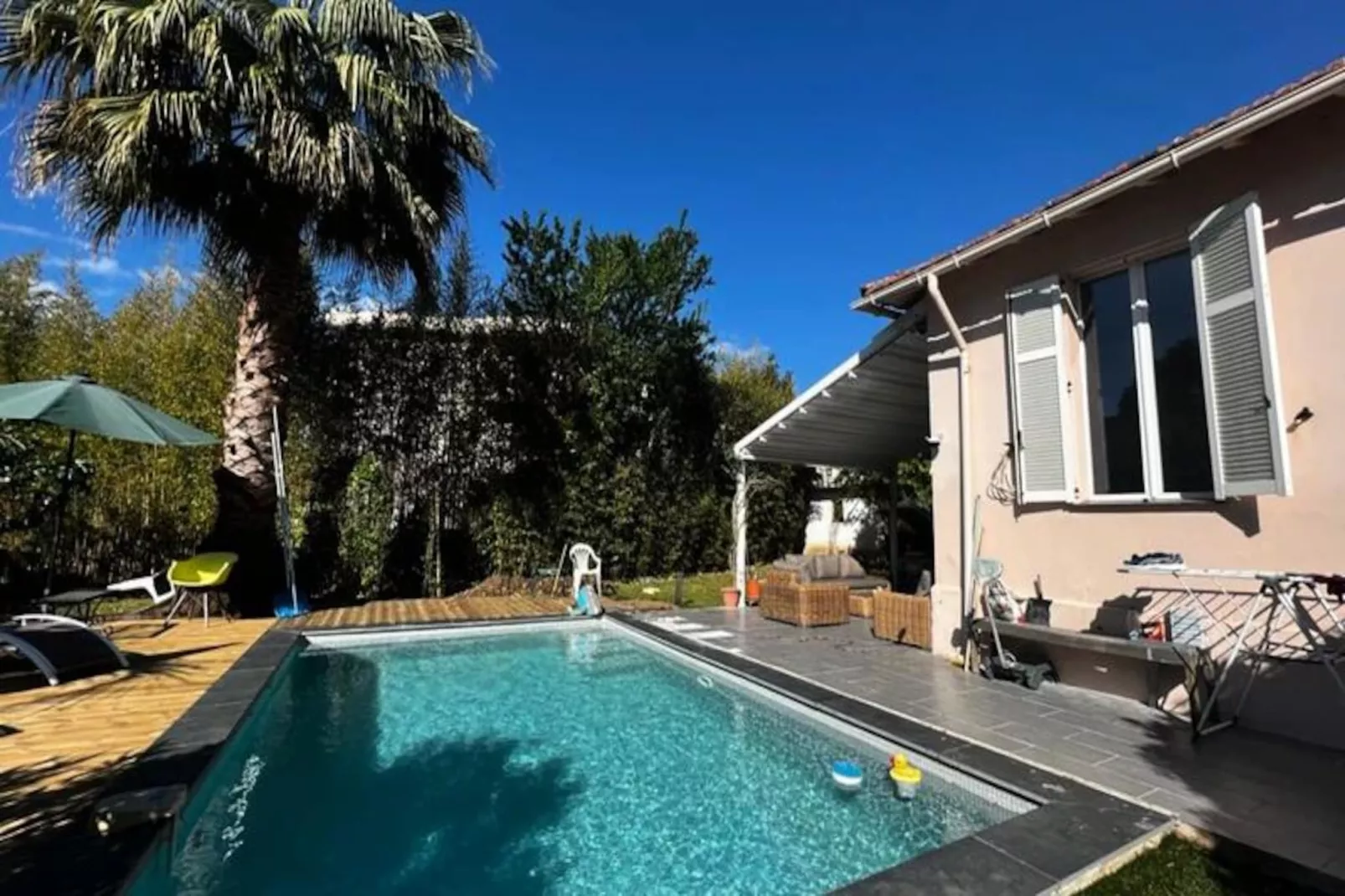 Résidence Maison De Vacances Au Centre-ville D'antibes Avec Piscine Priv&eacute;e-Niet-getagd