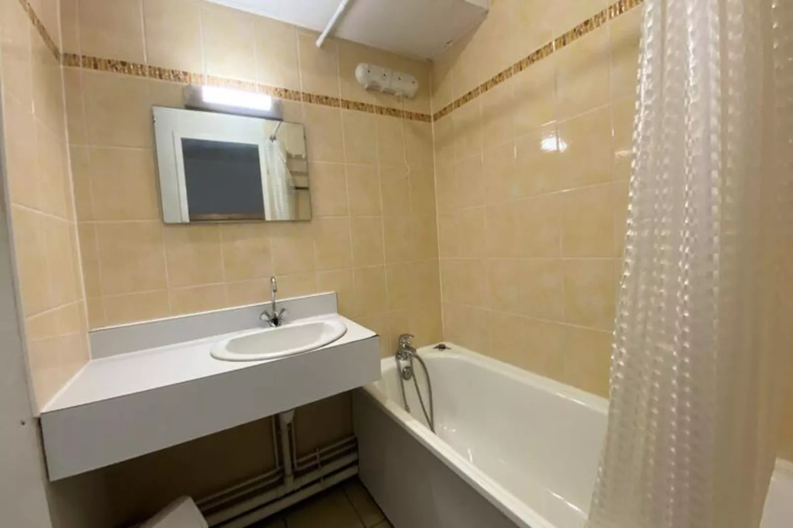 Résidence Neves-Niet-getagd