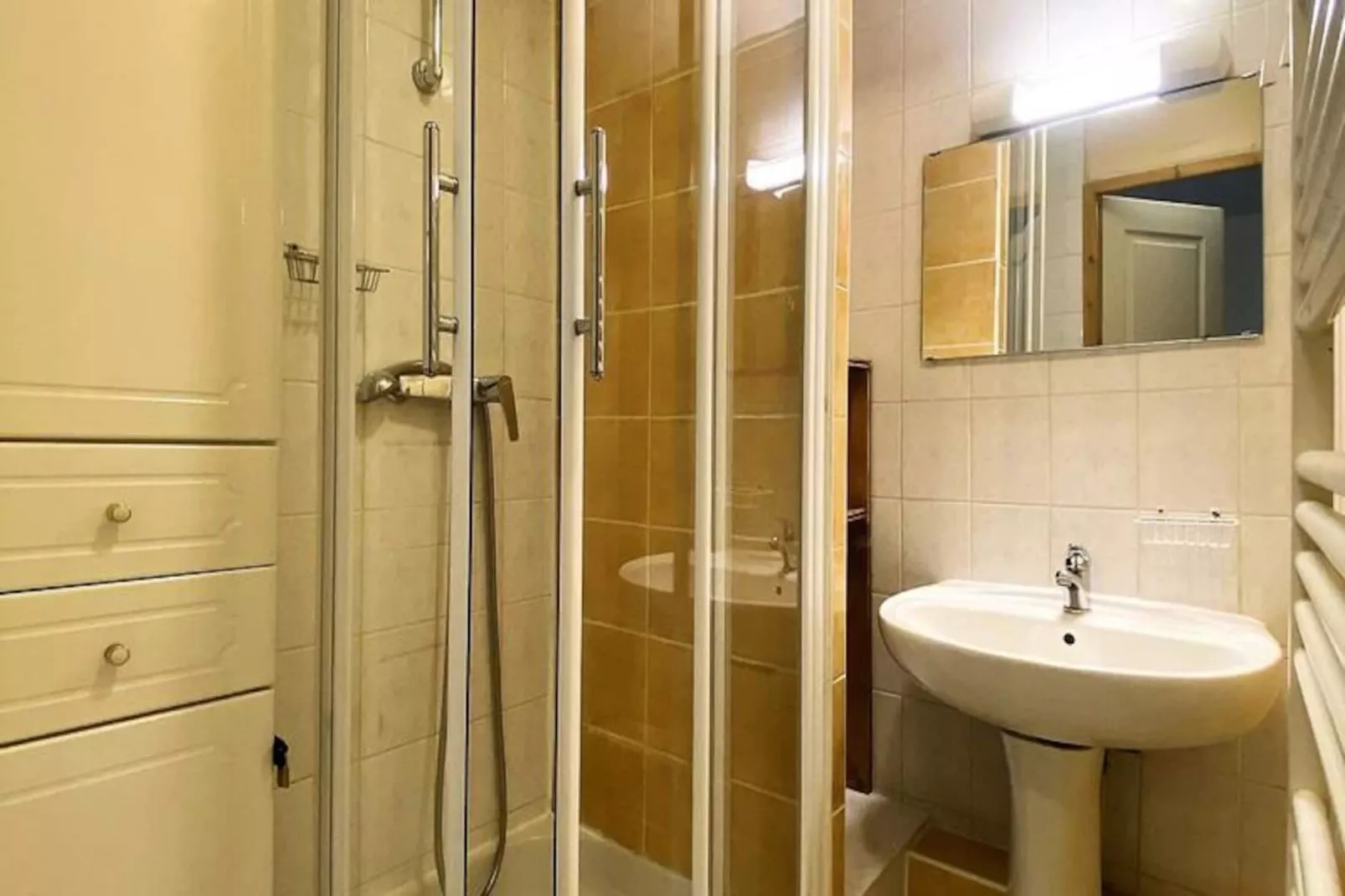 Résidence Neves-Niet-getagd