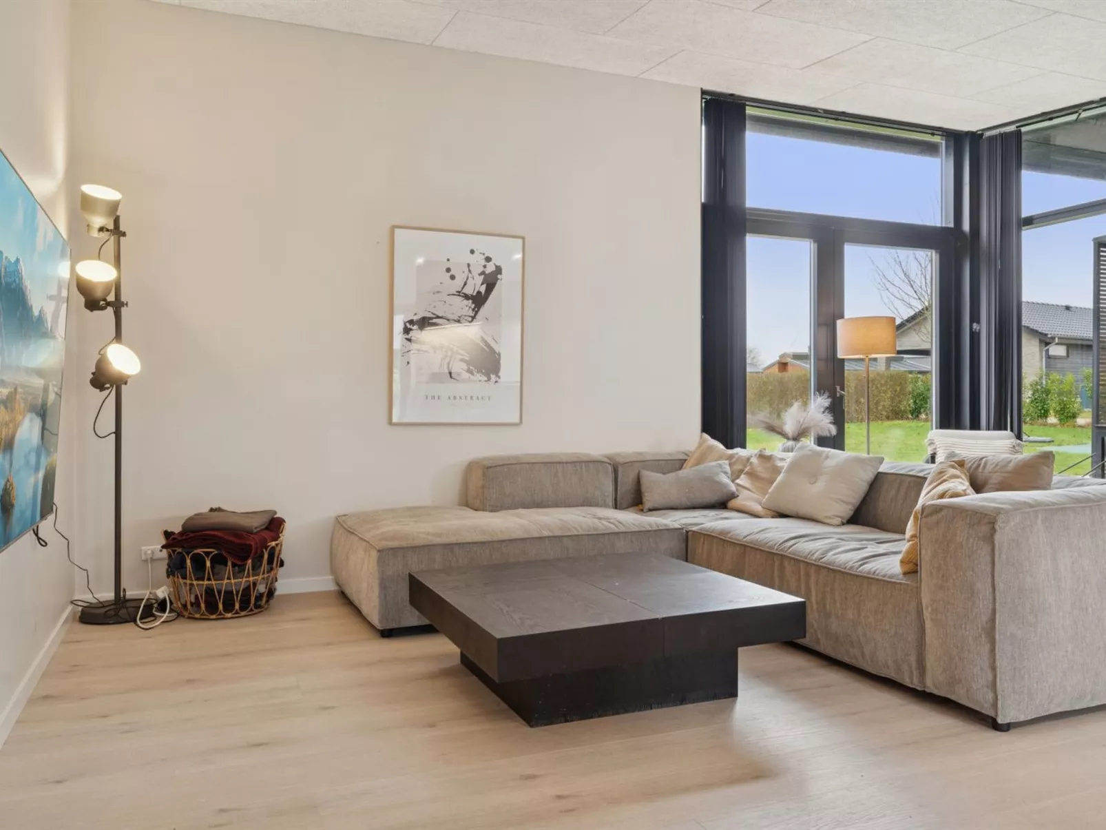 "Emelina" - 300m from the sea-Binnen