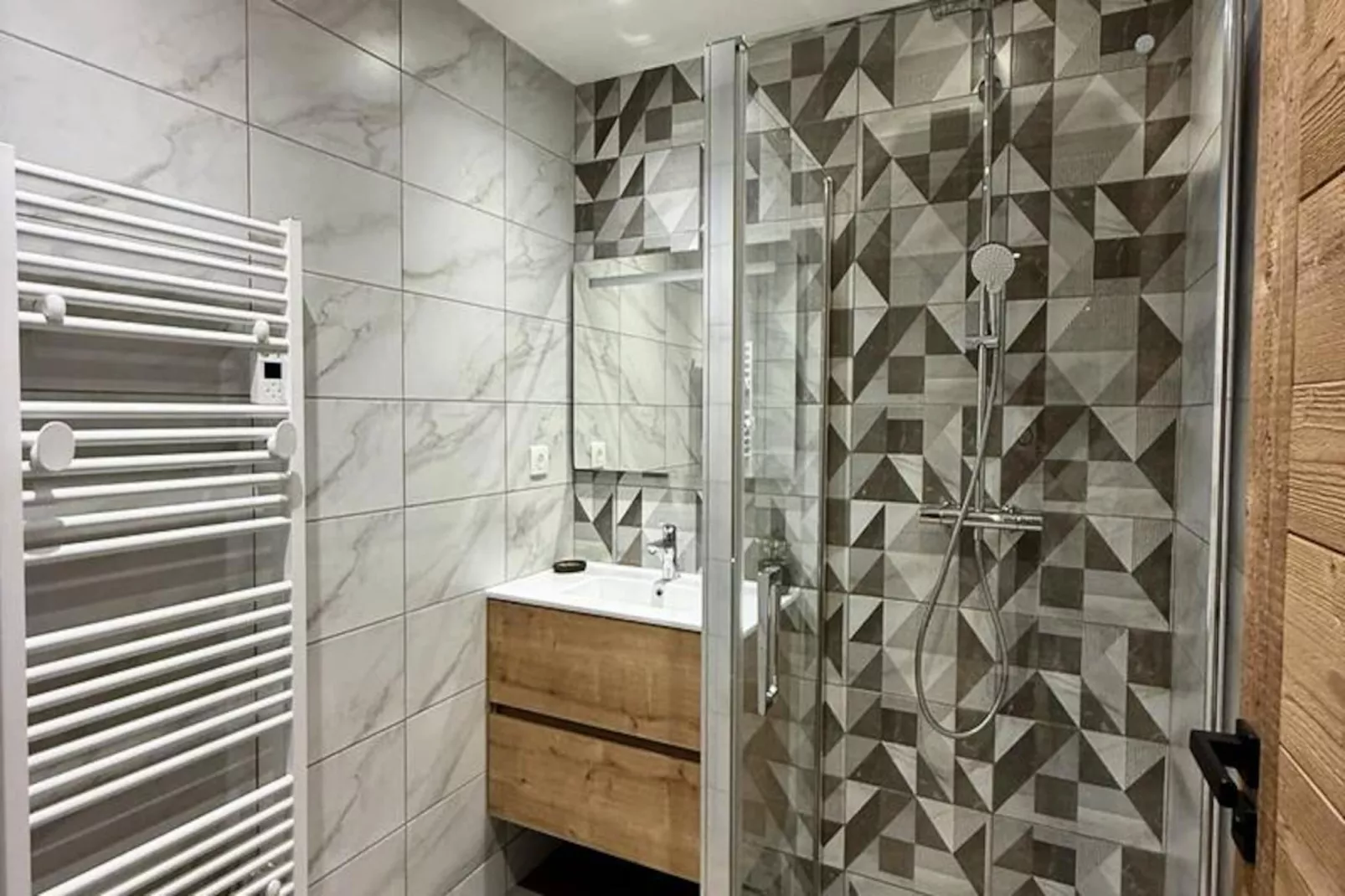 Résidence Complexe Aiguilles-Niet-getagd