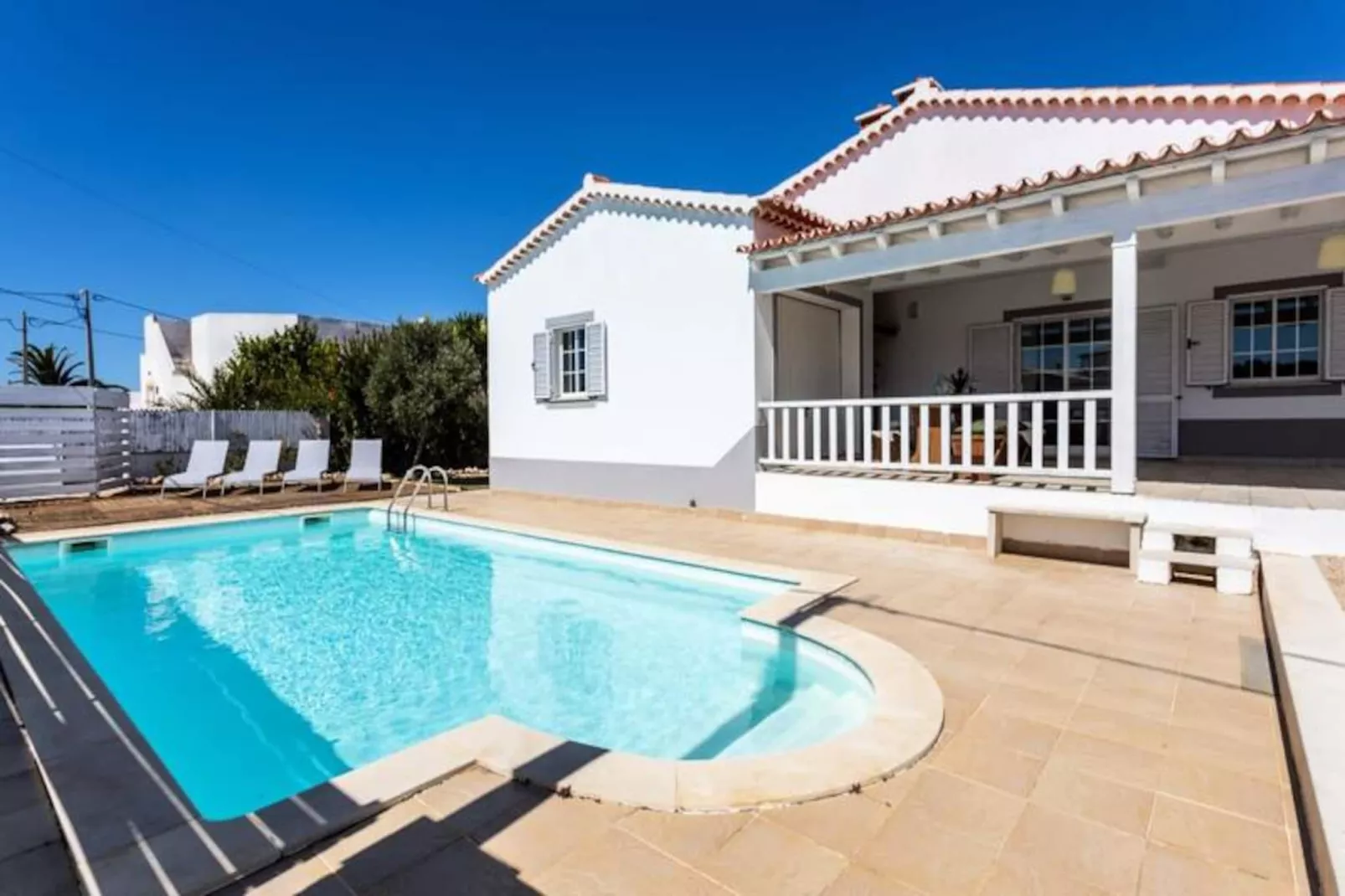 Olive House-Niet-getagd