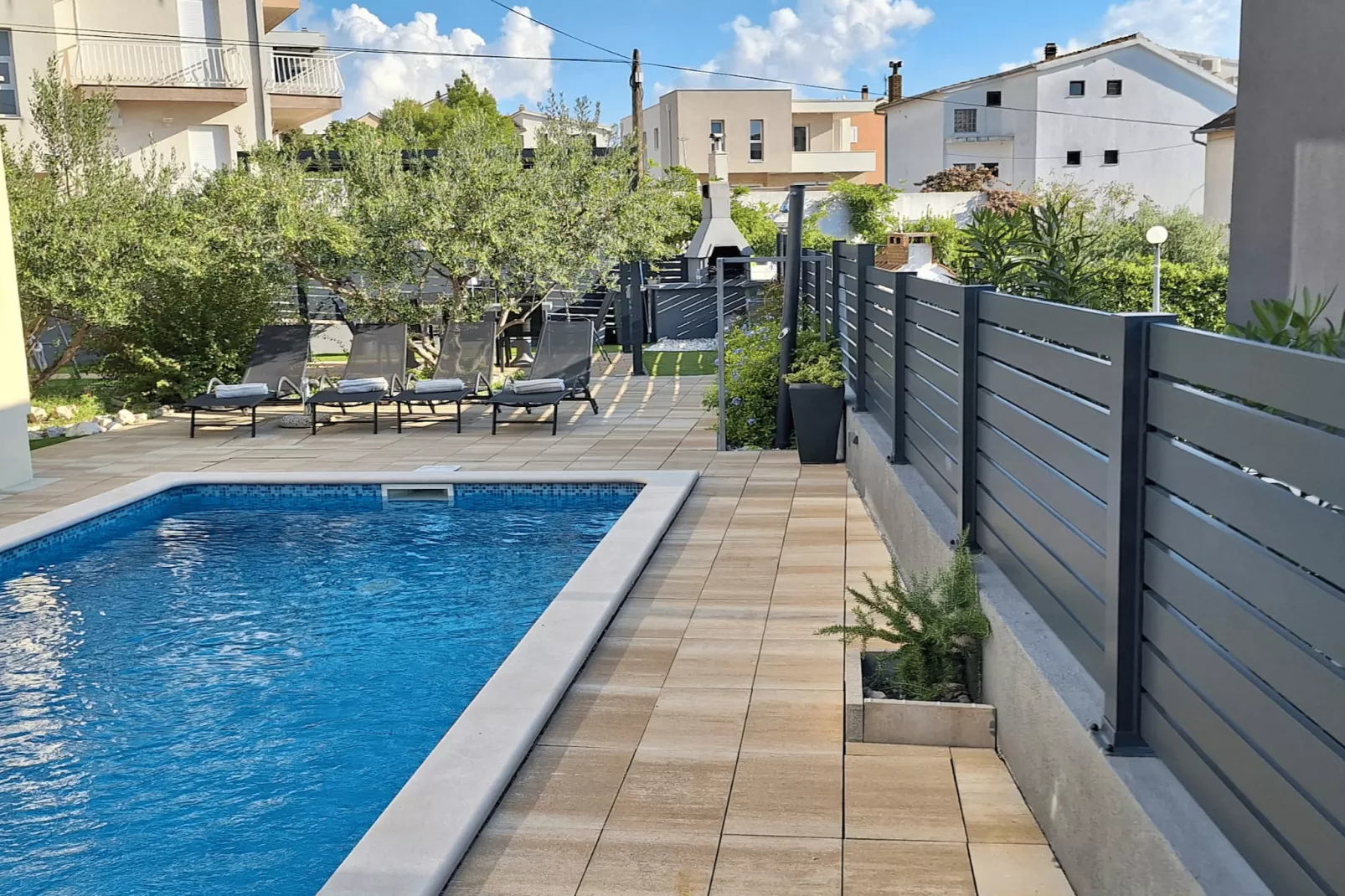 Apartment Cvita & Roza - Two Bedroom Apartment with Balcony and Sea View (Roza) (A1)-Zwembad