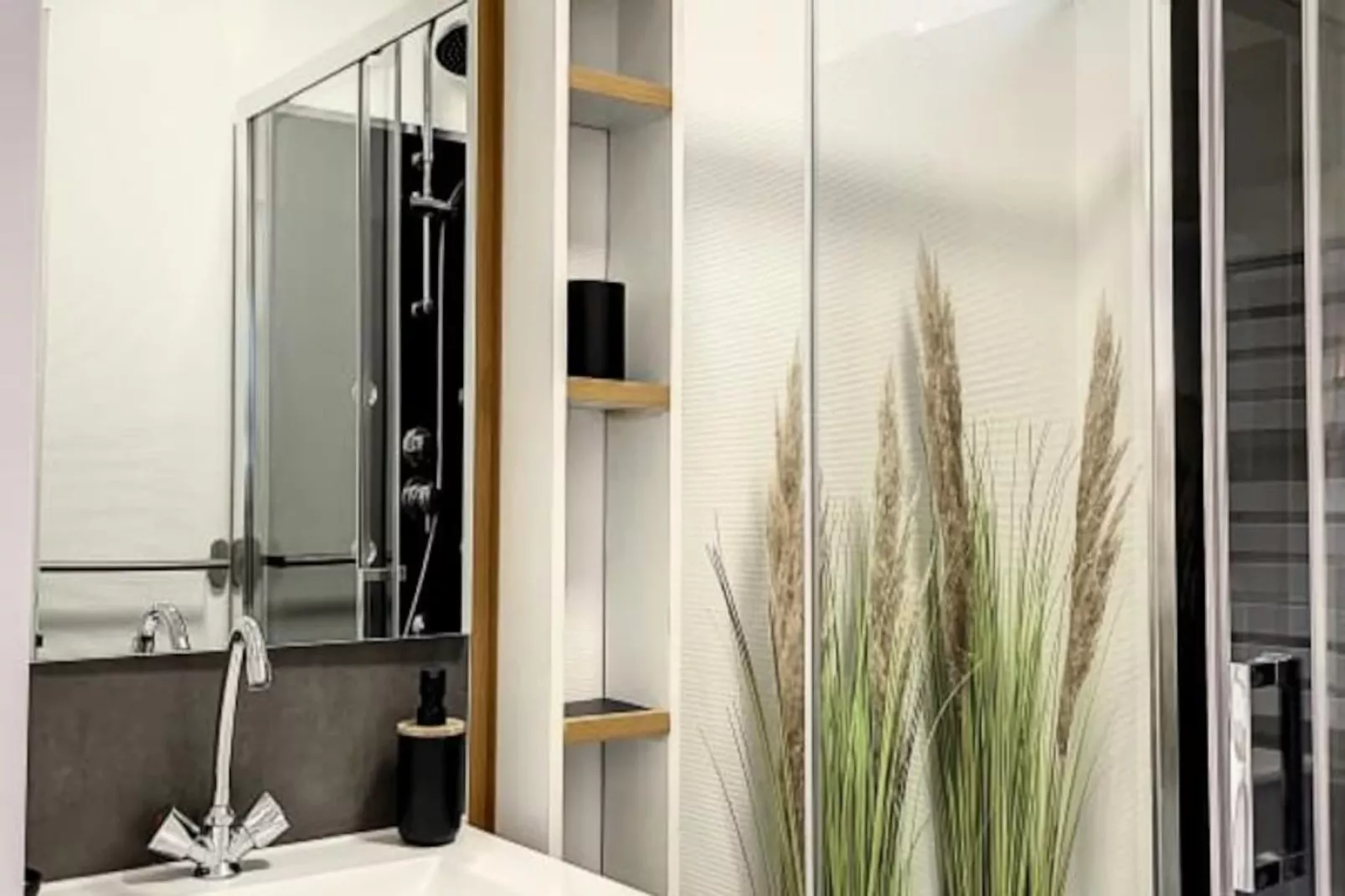 Résidence As 50 - Les Bateaux Au Bord De L'eau-Niet-getagd