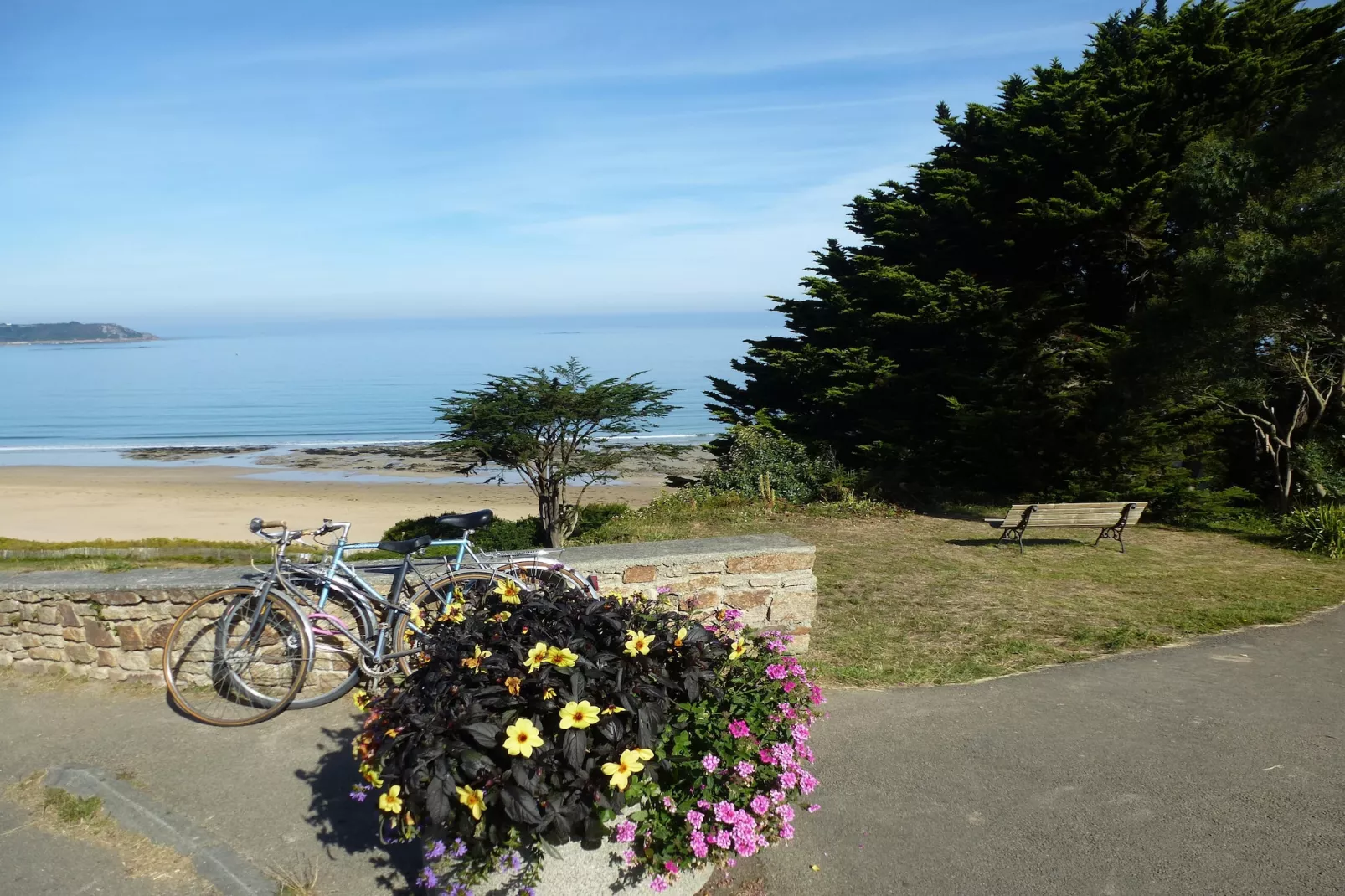 Granitsteinhaus in Guimaëc-Gebieden zomer 20km