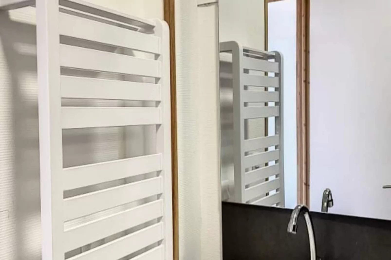 Résidence As 50 - Les Bateaux Au Bord De L'eau-Niet-getagd