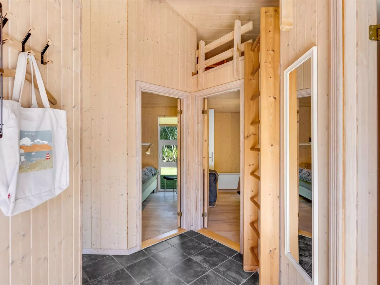 "Arny" - 1.5km from the sea-Binnen