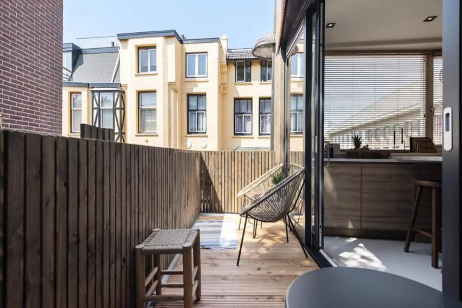 The Modern Burrow-Niet-getagd