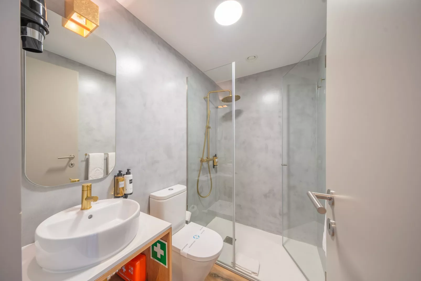 Feel Porto Firmeza Coworking & Flat 2.1-Badkamer