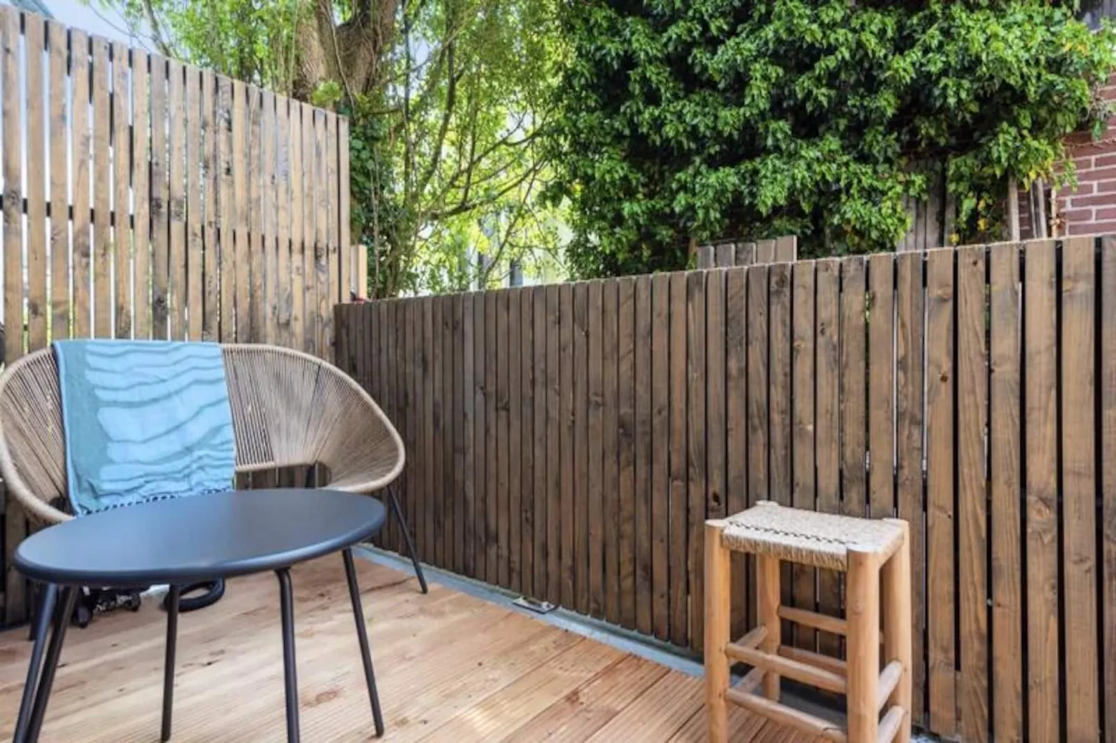 The Modern Burrow-Niet-getagd