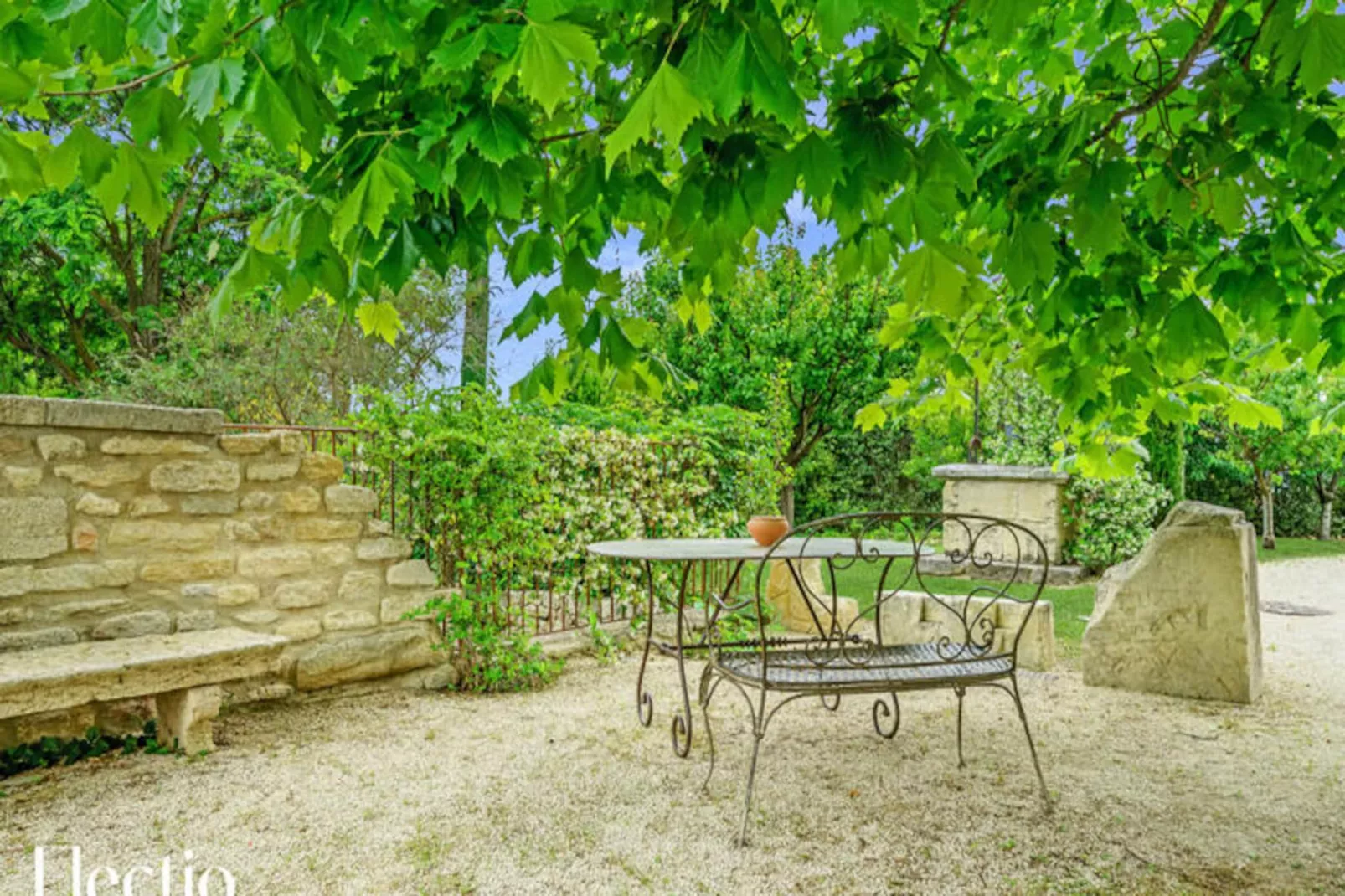 Loggia 2 Glycine | R&eacute;sidence Les Petitons-Niet-getagd