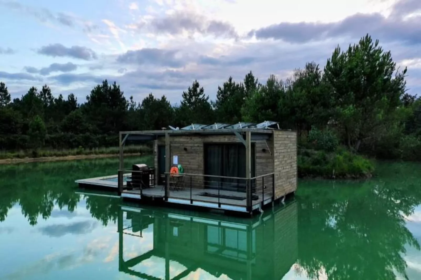 Lodge Sur L'eau En Dordogne-Niet-getagd