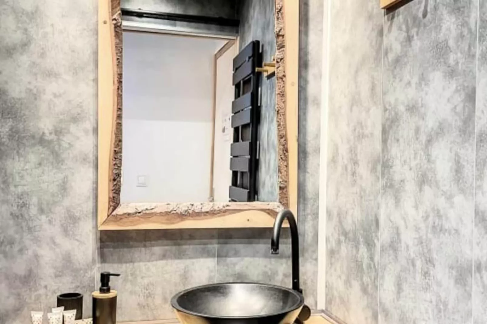 Résidence As 51 - Comme Un Poisson Dans L'eau-Niet-getagd