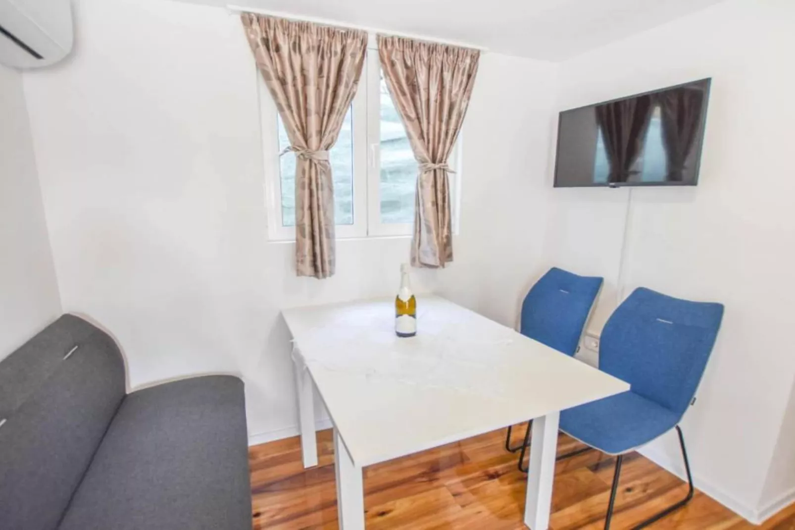 Camping Mobile Homes Bella Vita-Buitenlucht