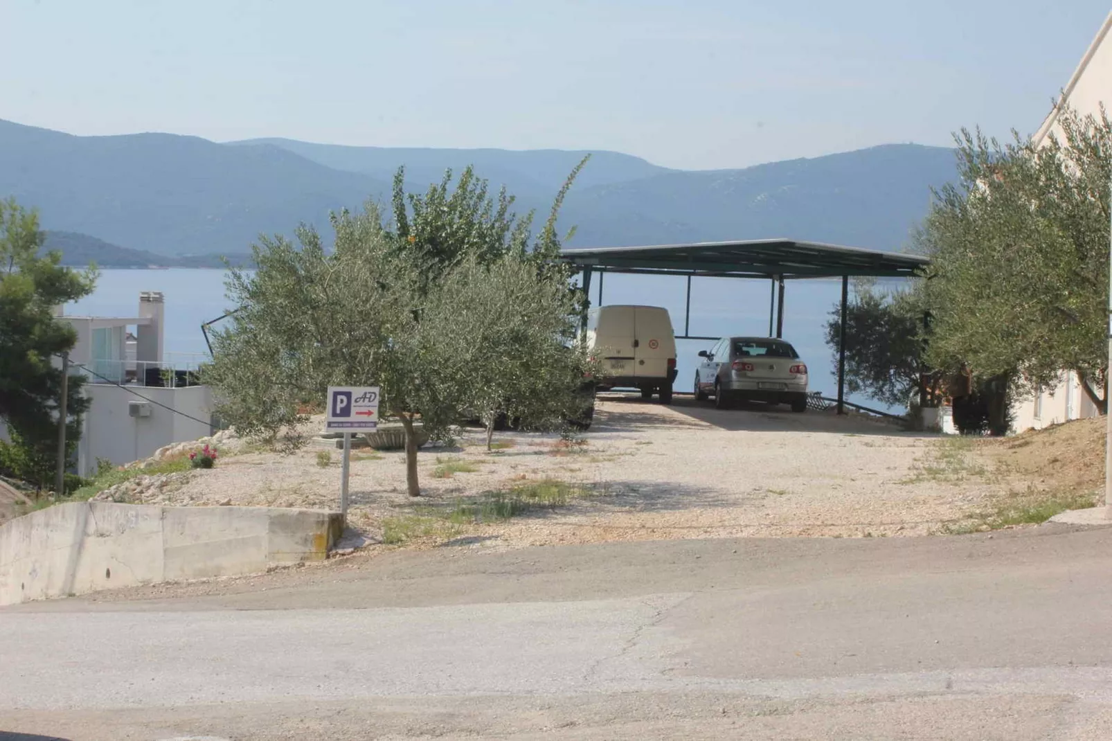 Apartments Dragobratović - Superior One Bedroom  Apartment with  Balcony and Side Sea View (Apartment 4)-Parkeerplaats