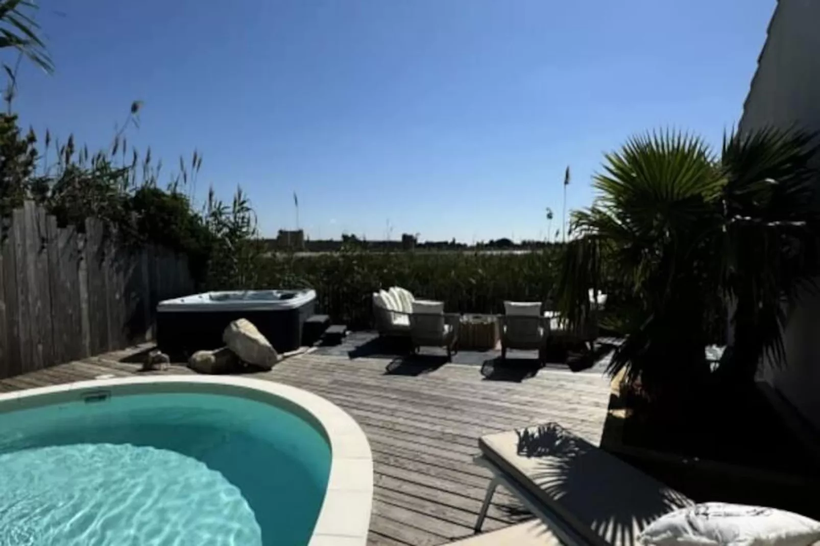 Résidence La Perle Rose Villa Standing 5 &eacute;toiles Avec Piscine Jacuzzi Et Superbe Vue-Niet-getagd