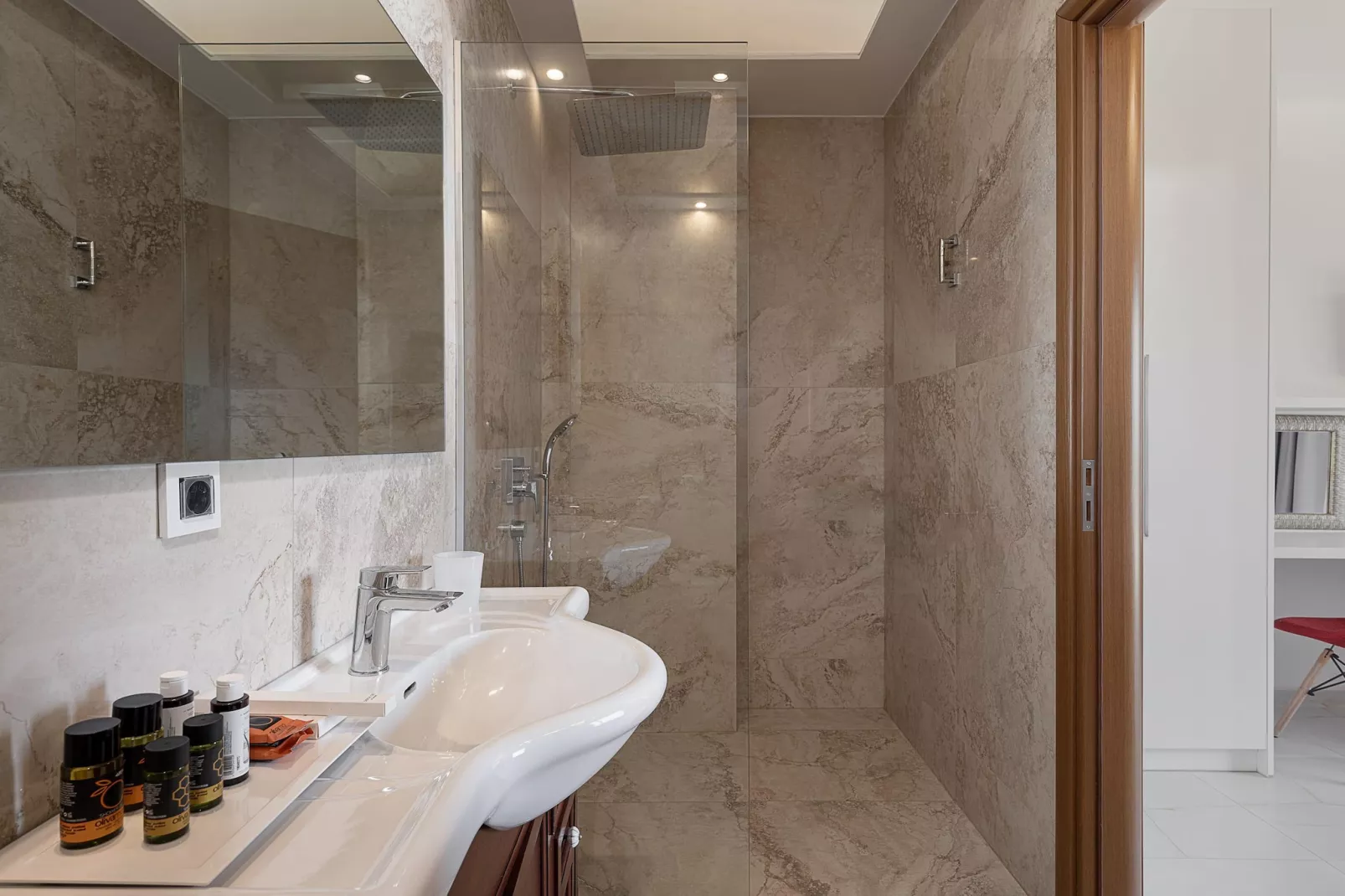 Villa Aloni 8prs-Badkamer