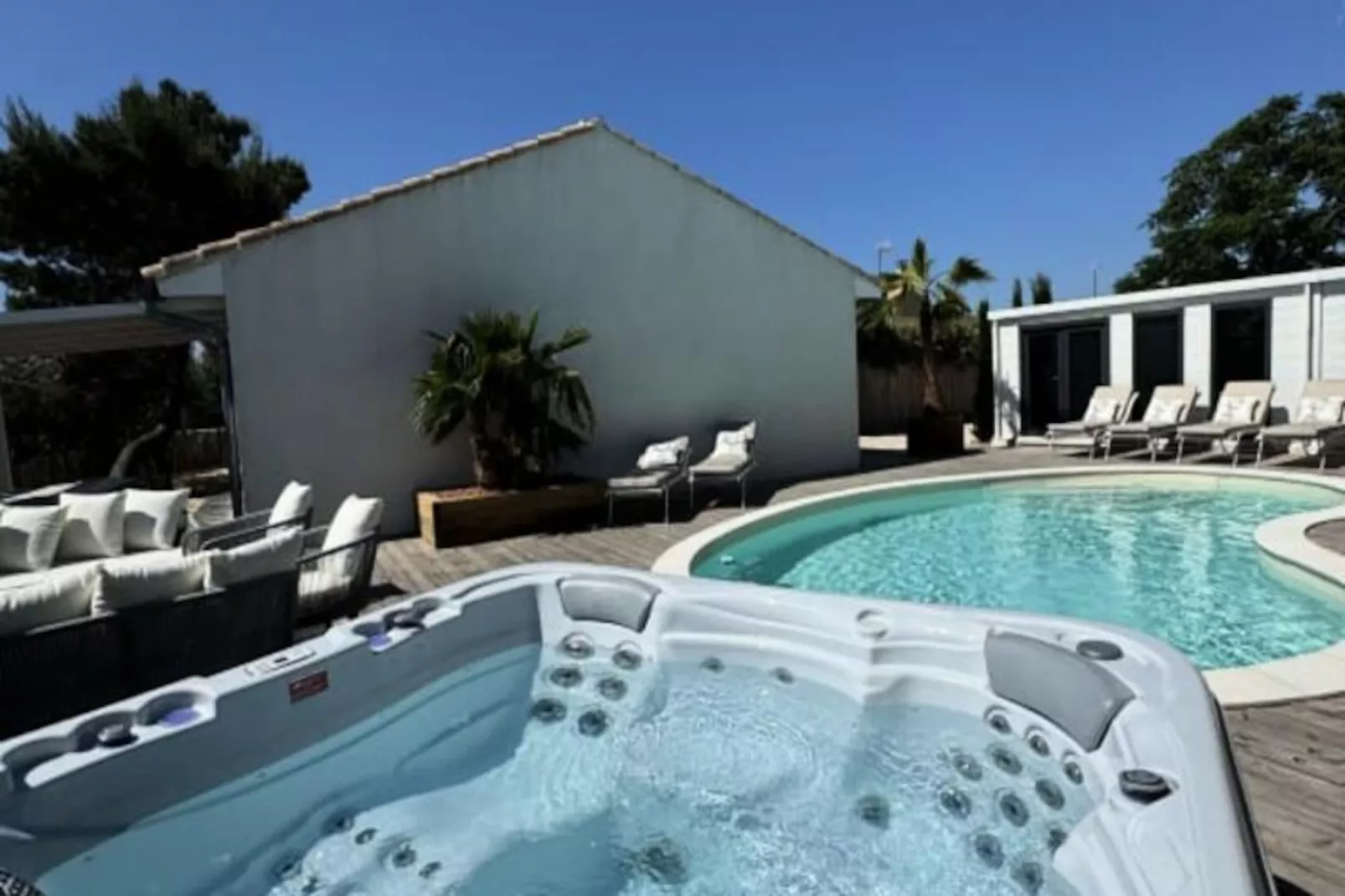 Résidence La Perle Rose Villa Standing 5 &eacute;toiles Avec Piscine Jacuzzi Et Superbe Vue-Niet-getagd