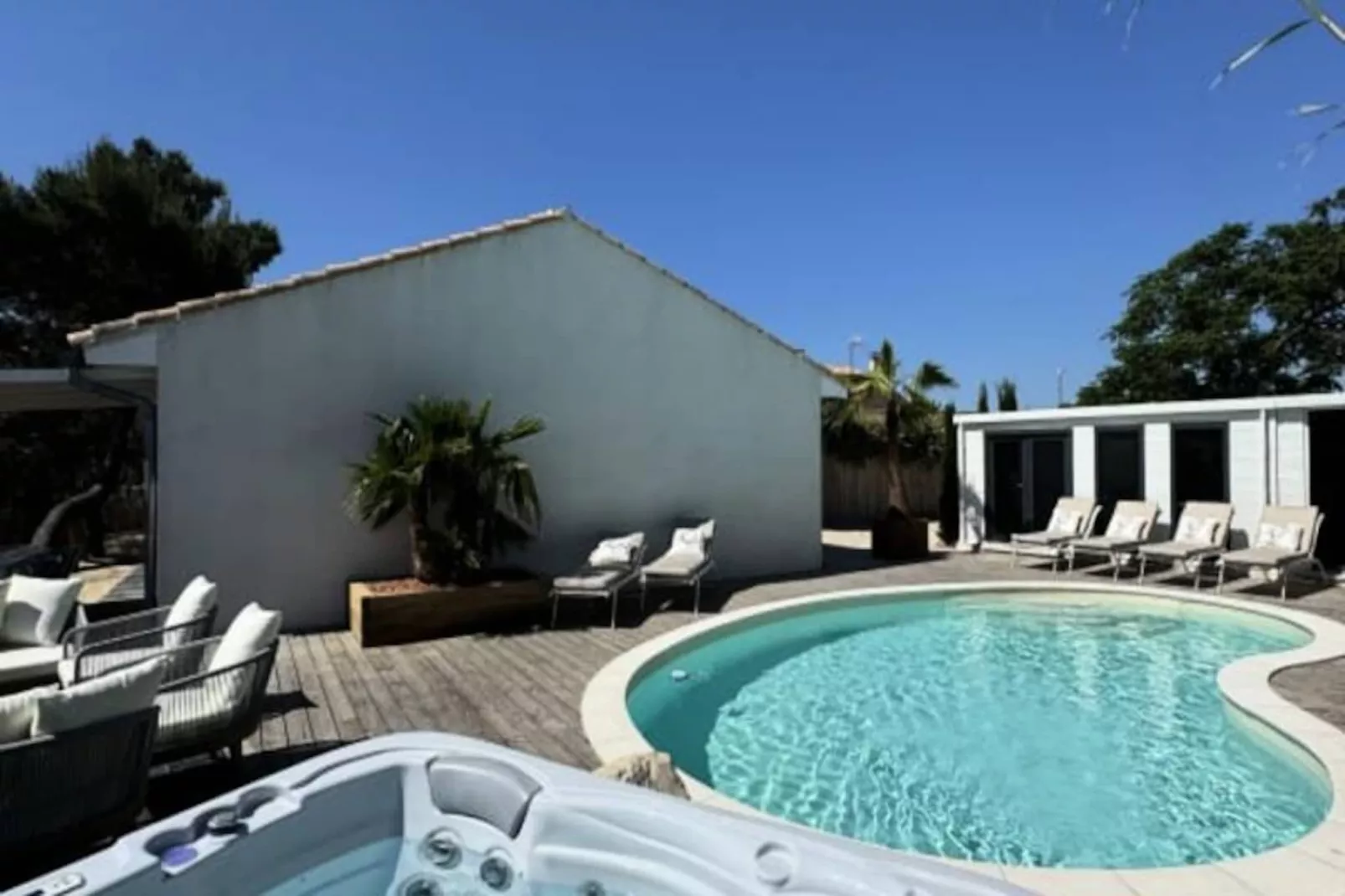 Résidence La Perle Rose Villa Standing 5 &eacute;toiles Avec Piscine Jacuzzi Et Superbe Vue-Niet-getagd