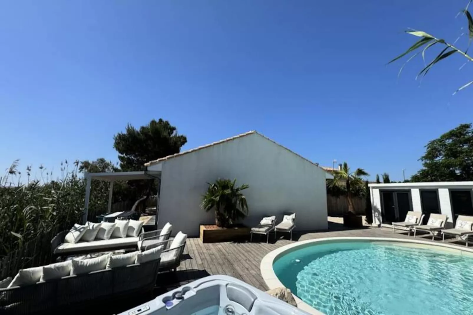 Résidence La Perle Rose Villa Standing 5 &eacute;toiles Avec Piscine Jacuzzi Et Superbe Vue-Niet-getagd