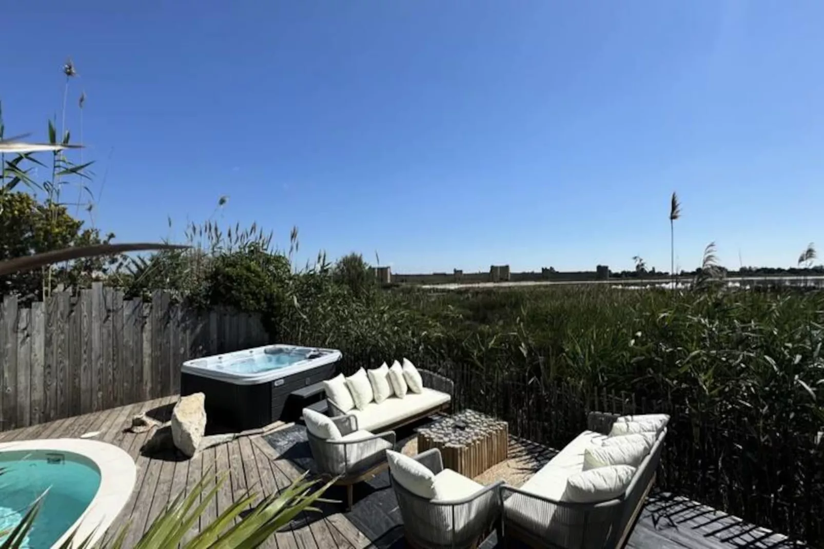 Résidence La Perle Rose Villa Standing 5 &eacute;toiles Avec Piscine Jacuzzi Et Superbe Vue-Niet-getagd