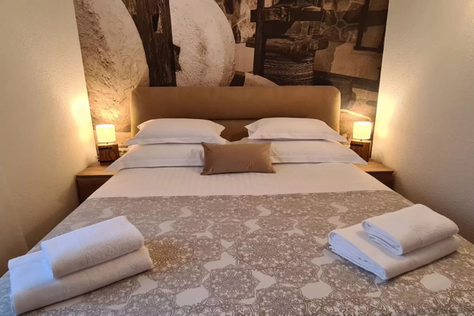 Villa Popovića Dvori -  Six Bedroom Villa with Pool-Slaapkamer