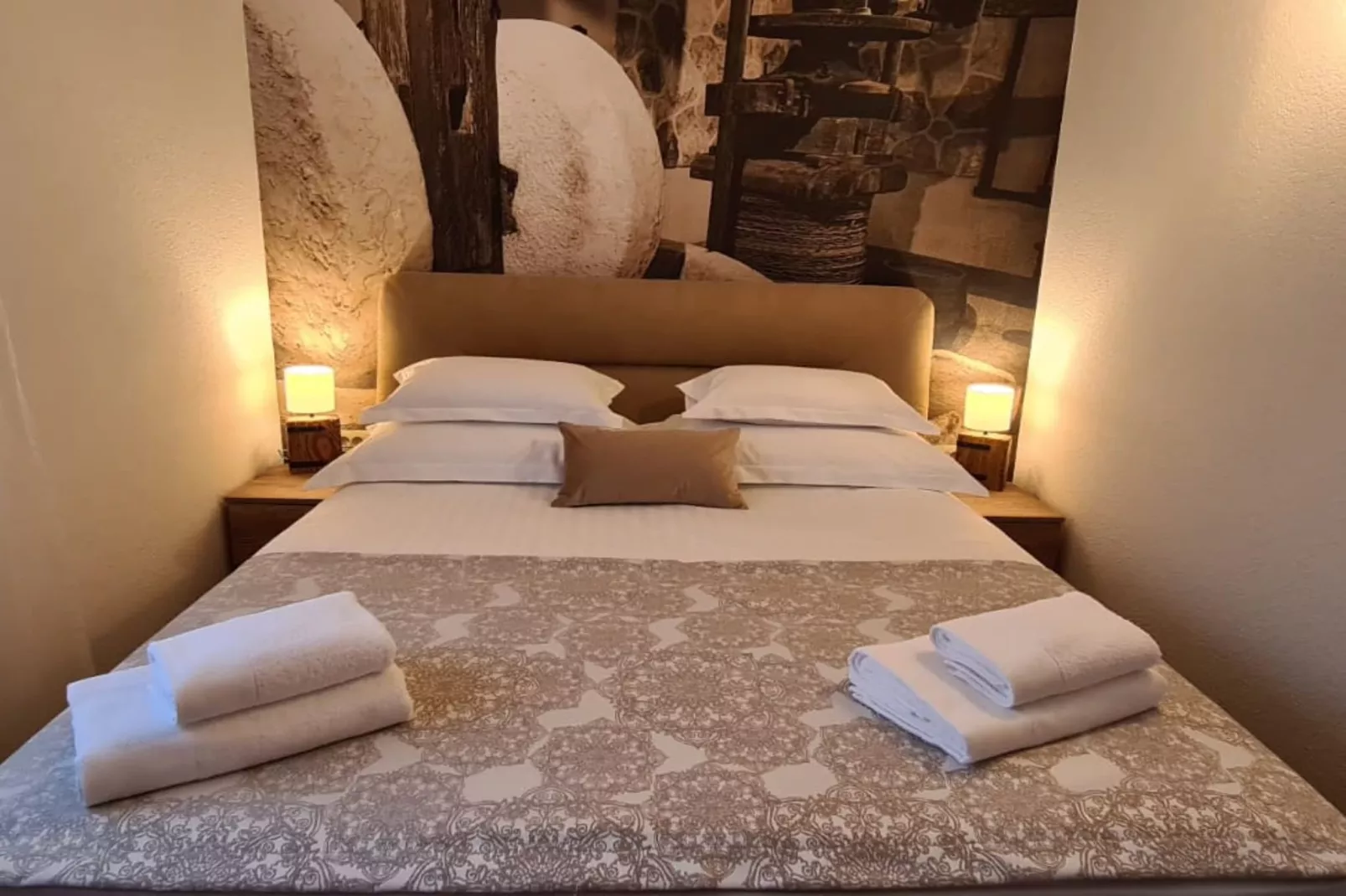 Villa Popovića Dvori -  Six Bedroom Villa with Pool-Slaapkamer