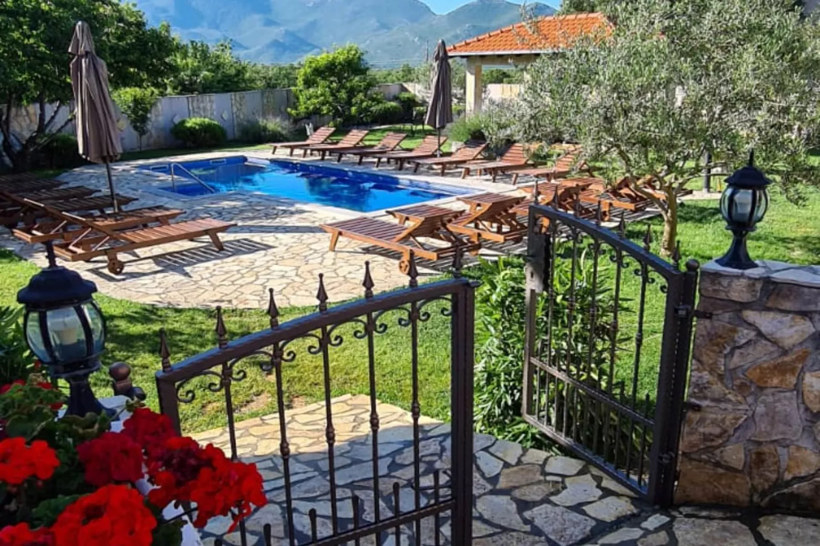 Villa Popovića Dvori -  Six Bedroom Villa with Pool-Buitenlucht