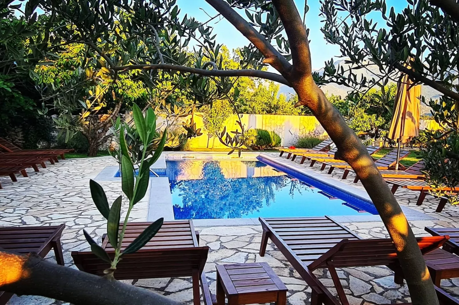 Villa Popovića Dvori -  Six Bedroom Villa with Pool-Buitenlucht