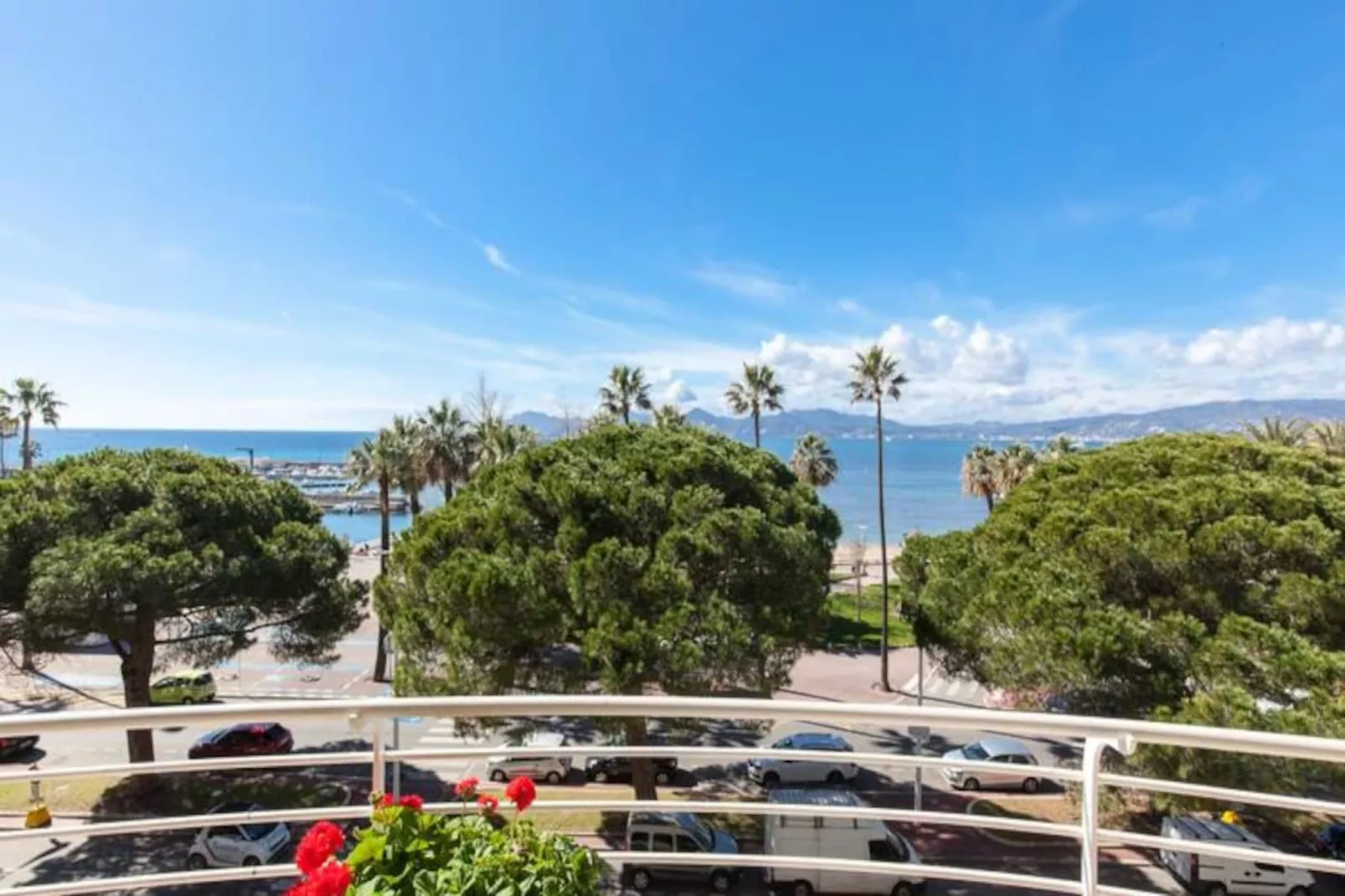 Résidence Vue Mer 95m2 Grande Terrasse Cannes Croisette.