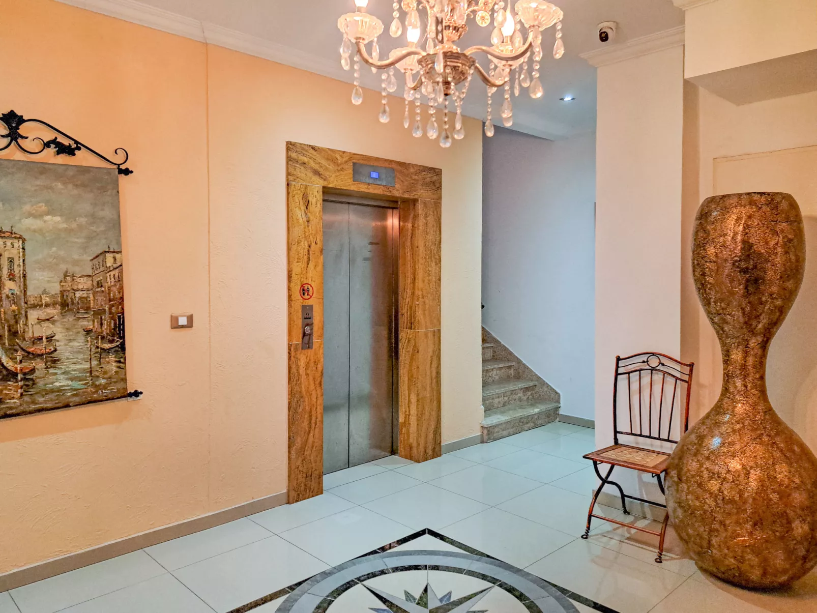 Aparthotel Rotonda Inn-Binnen