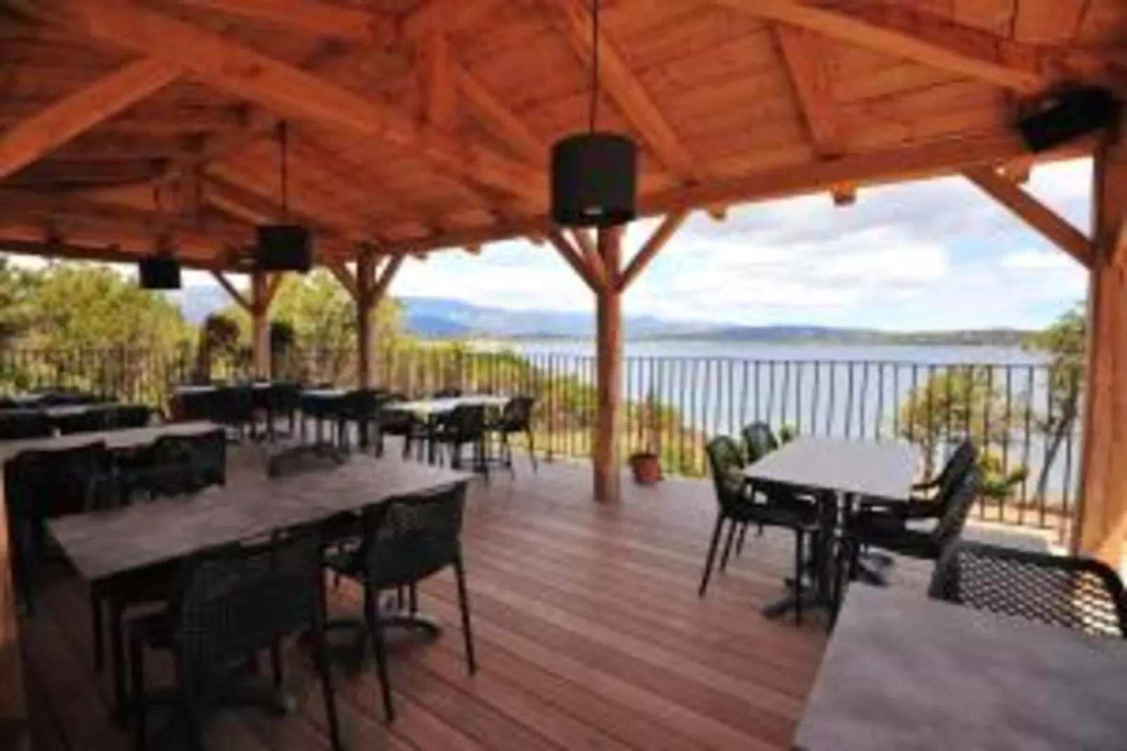 Villa T4 duplex à la location sur Porto-Vecchio - Faciliteiten
