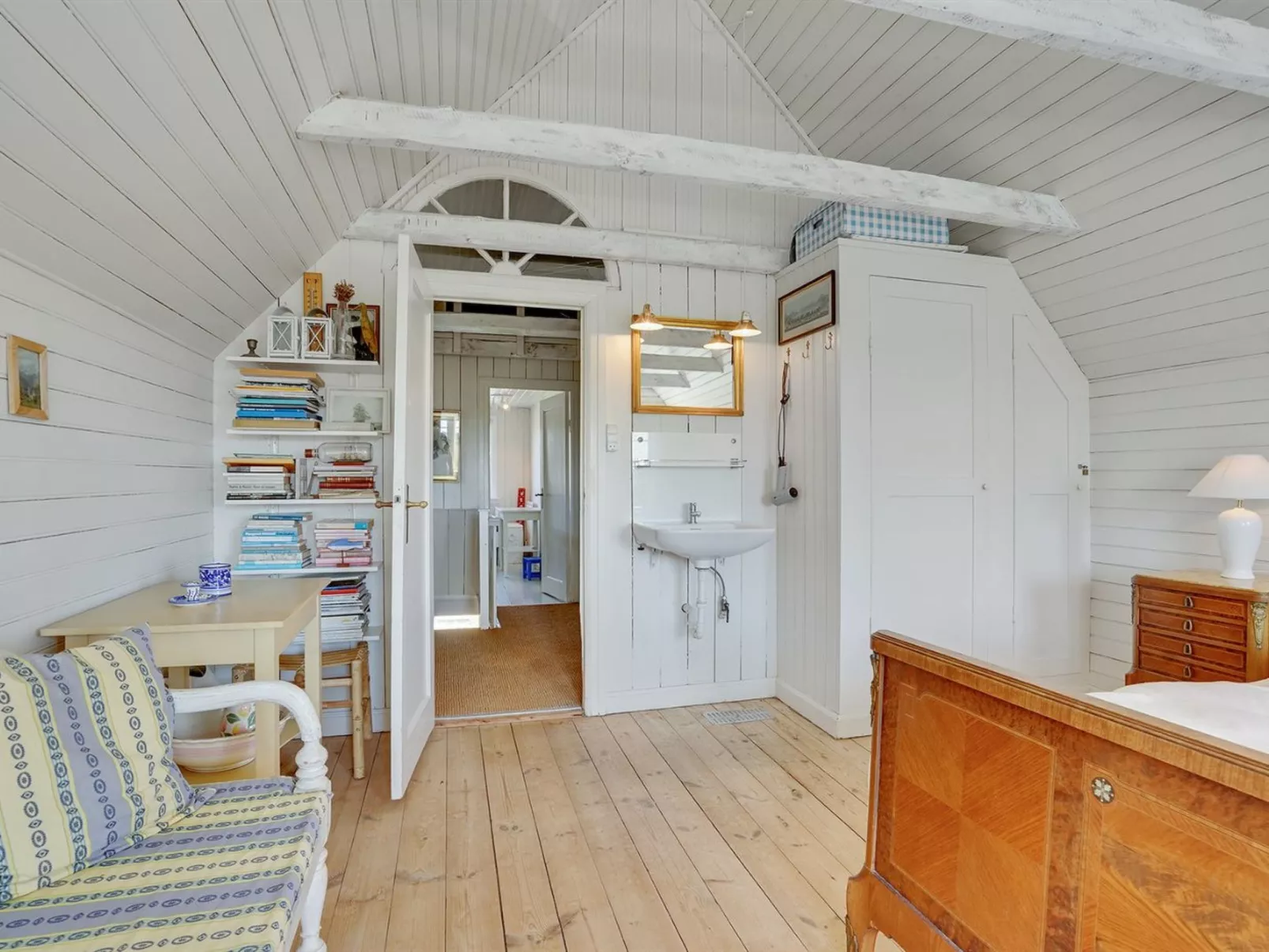 "Mattias" - 100m from the sea-Binnen