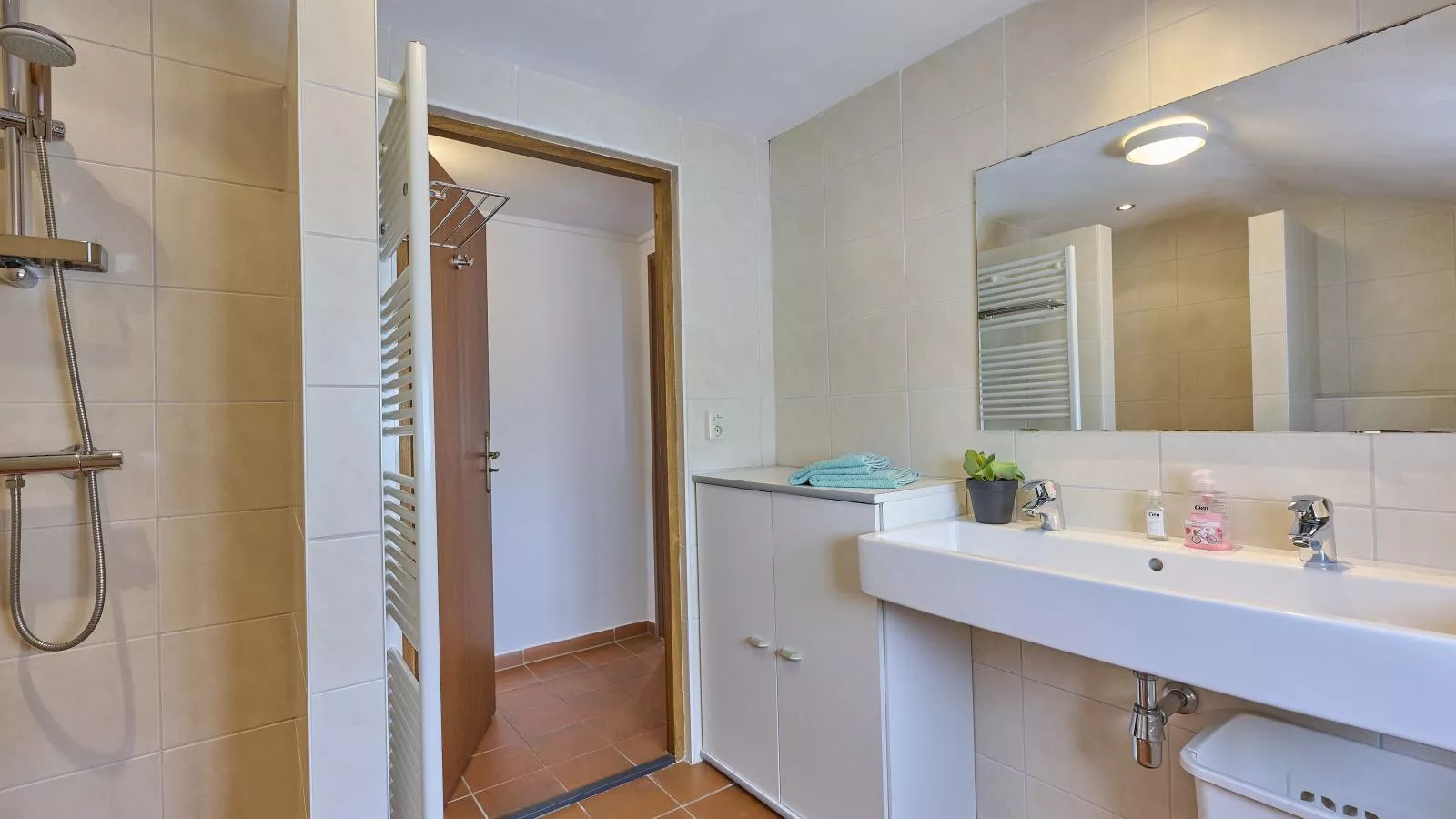 De Vrije Vogel-Badkamer