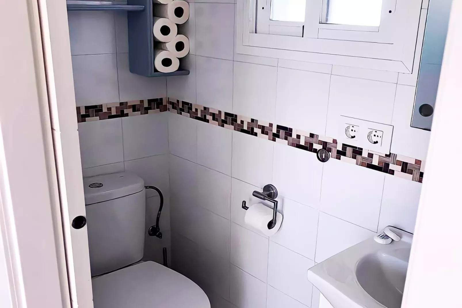 4637- +34696547830-Badkamer