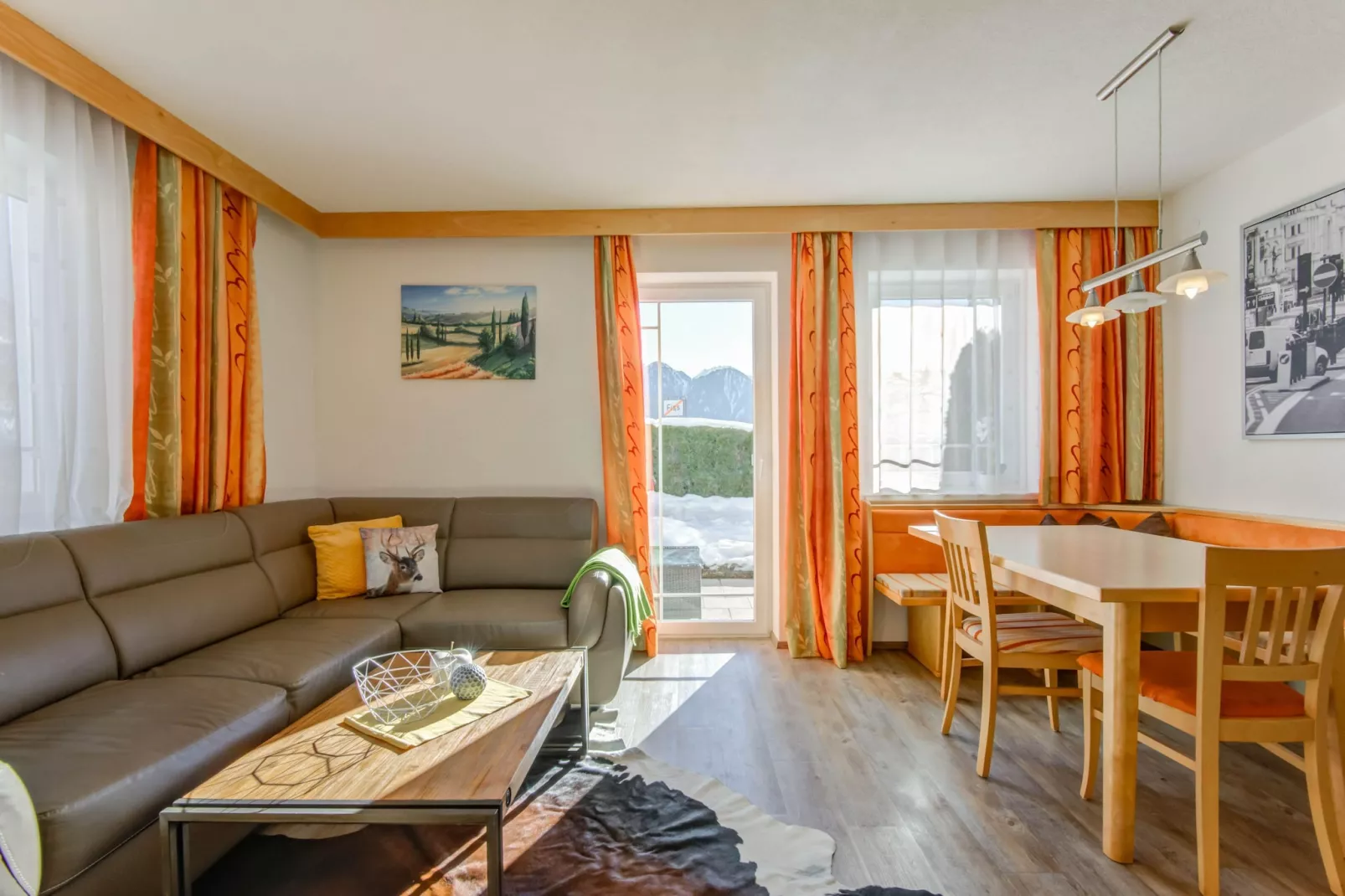 Appartment groß-Woonkamer