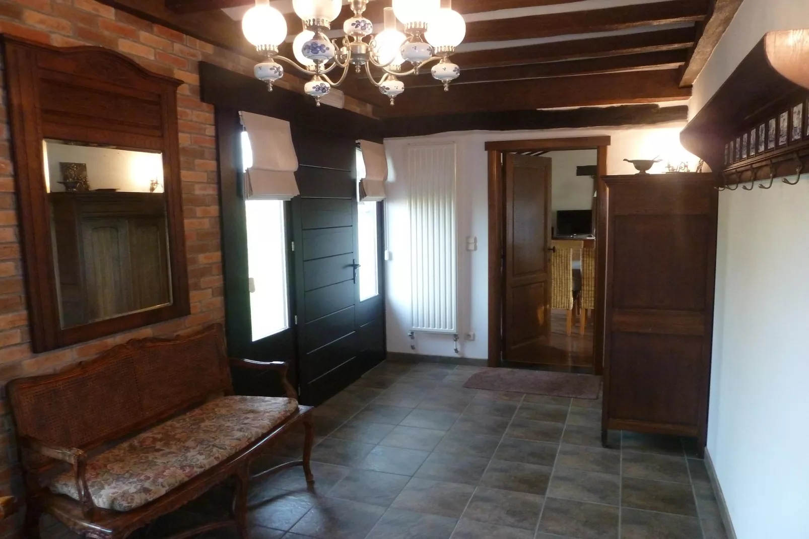 Vue Sur La Vallée-Hal-ontvangst