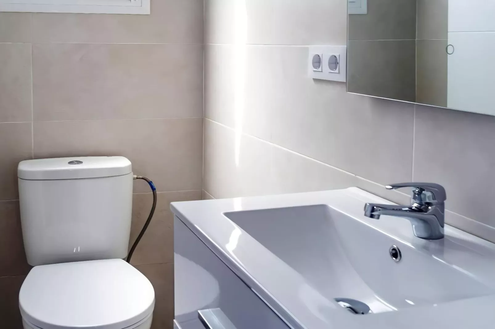 4515-+34696547830-Badkamer