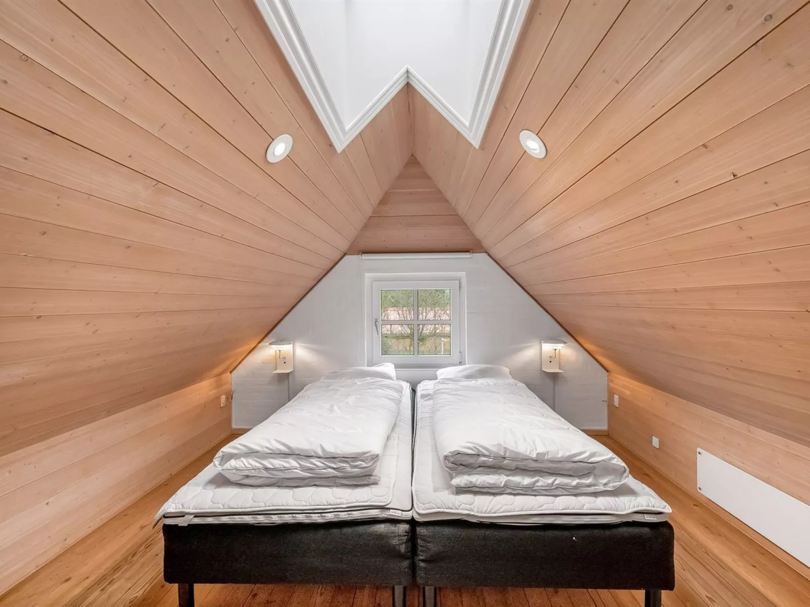 "Aivars" -  from the sea-Binnen