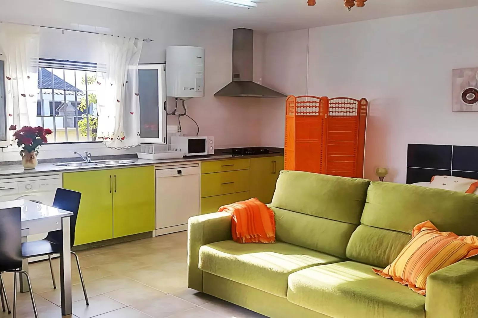 4976- +34636021638-Woonkamer