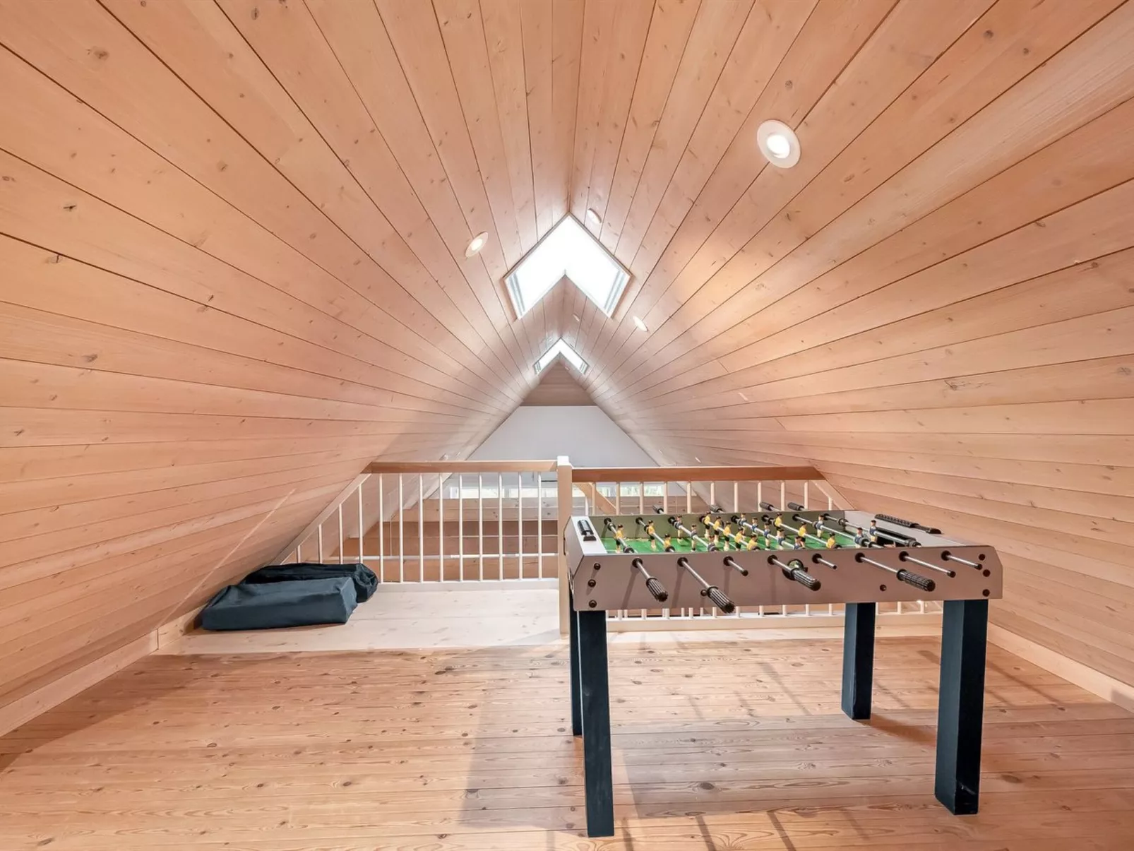 "Aivars" -  from the sea-Binnen