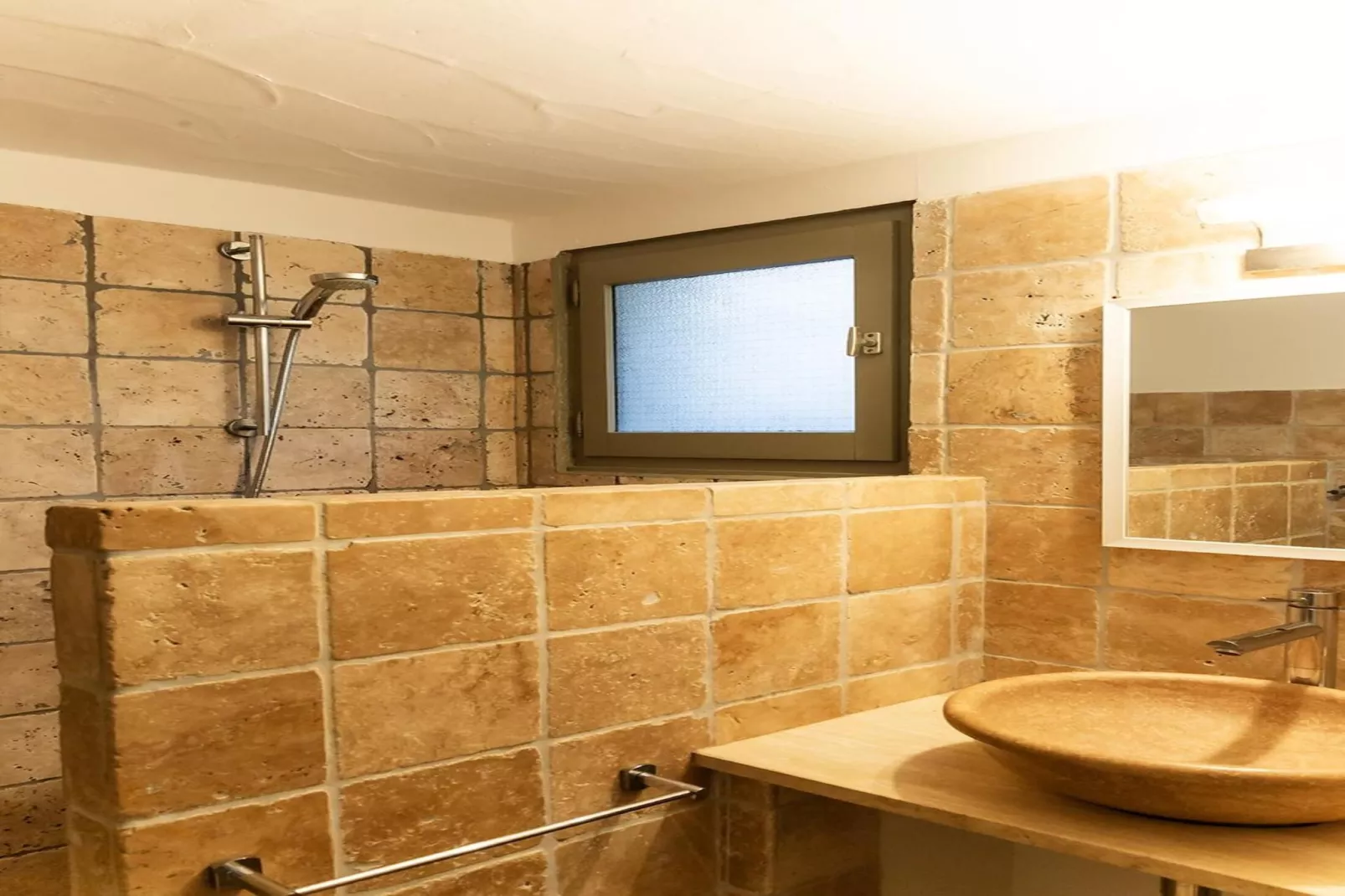 Villa T4 duplex à la location sur Porto-Vecchio-Badkamer