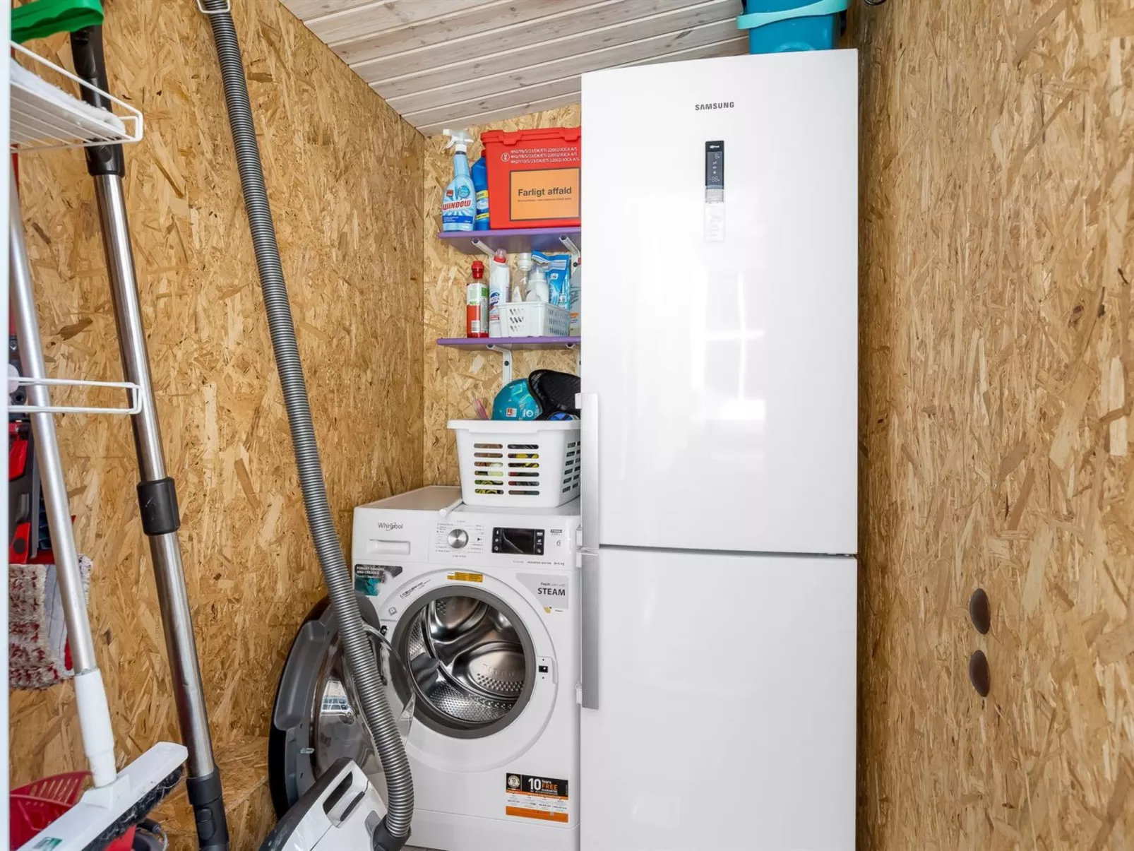 "Sondra" -  from the sea-Binnen