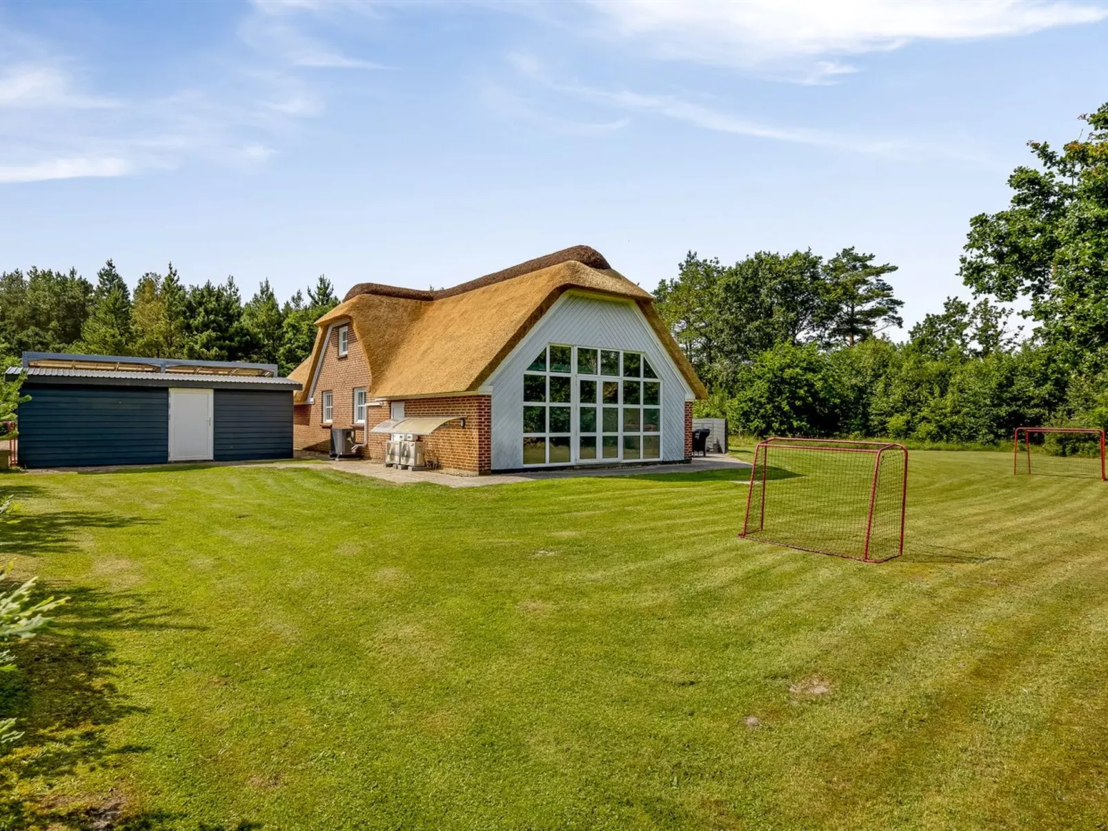 "Sondra" -  from the sea-Buiten