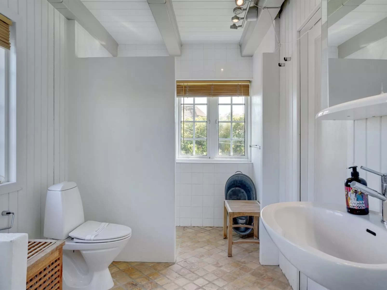 "Mattias" - 100m from the sea-Binnen