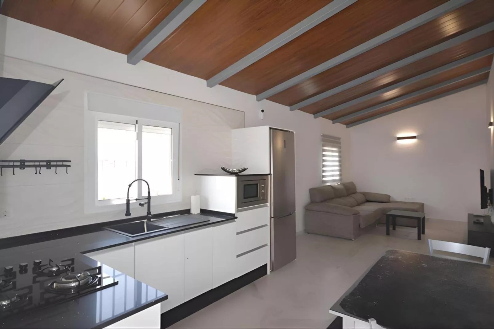 4676-+34696547830-Keuken