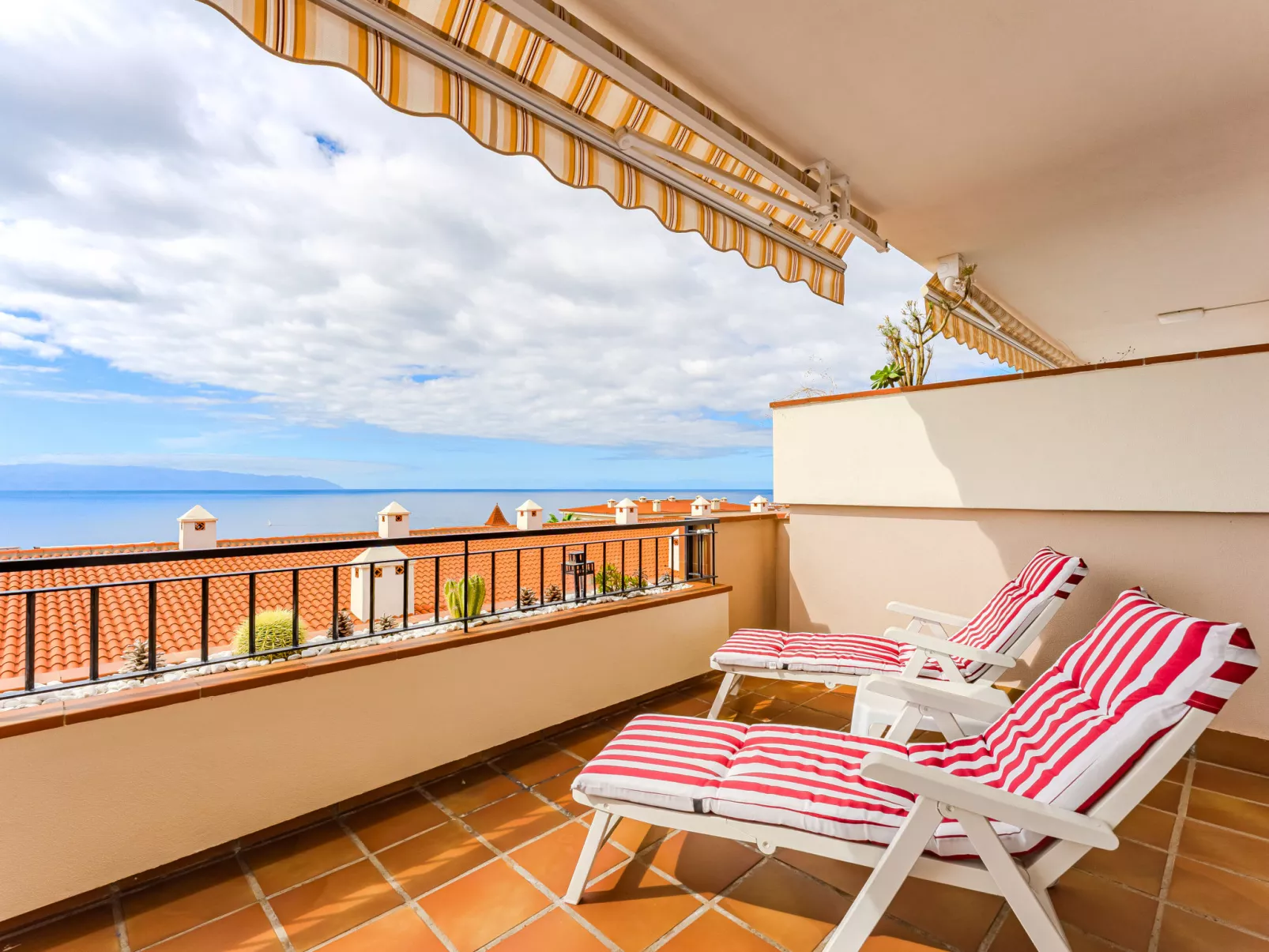 Santiago Seaview-Buiten